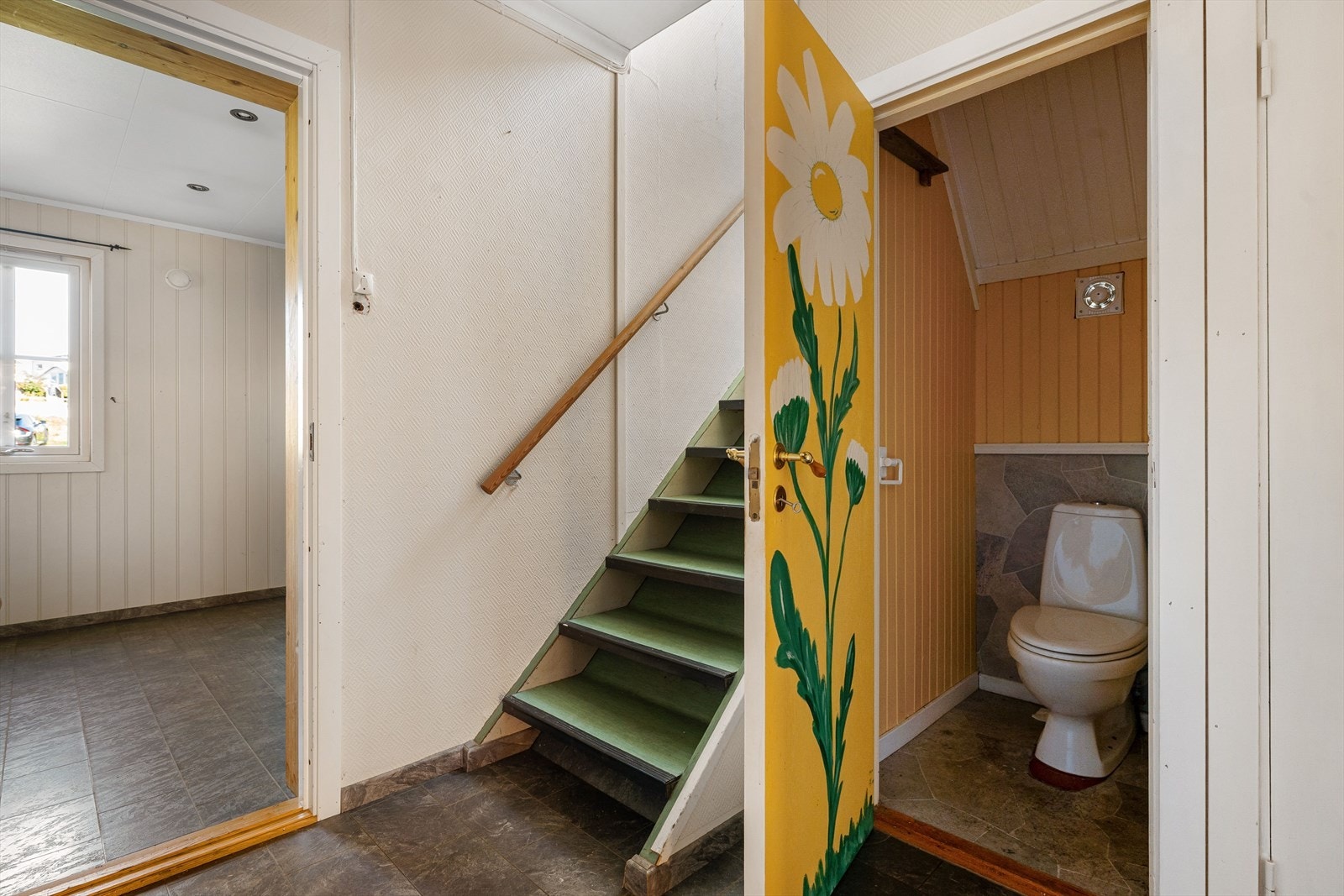 Enkelt toalettrom i 1.etasje. Galleribilde