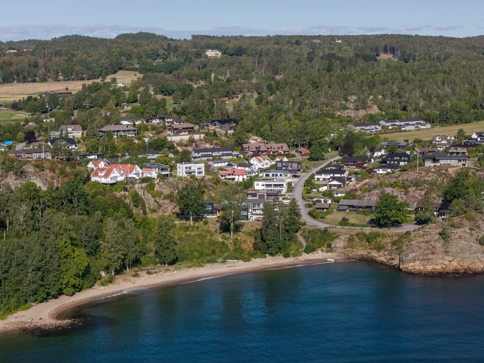 Kort vei til Rødbergstranda og flotte turmuligheter Galleribilde