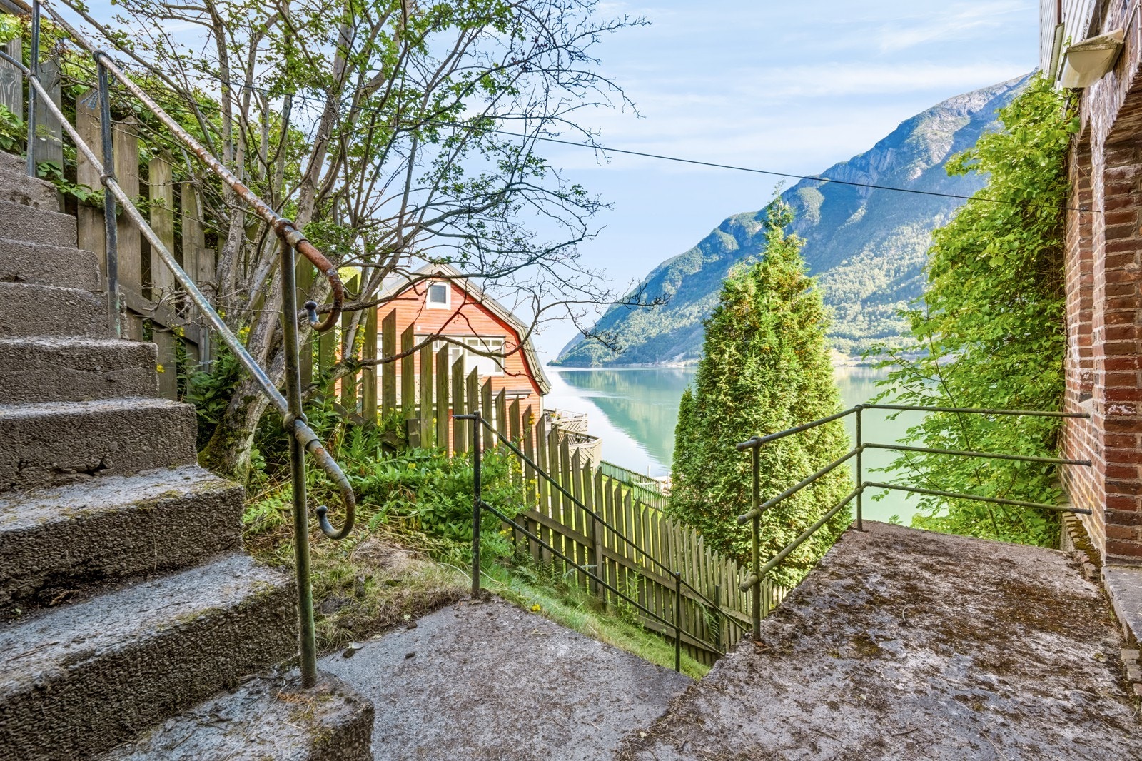 - Tomt på ca. 336 m². - Galleribilde