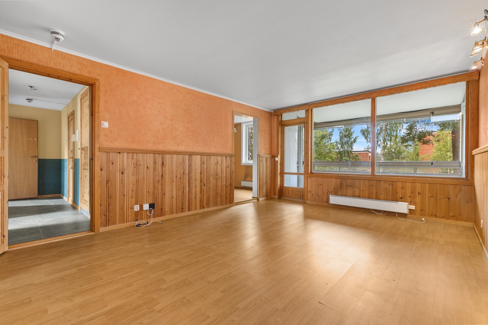 Gjennomgående 3-roms leilighet med innglasset balkong i et veletablert borettslag.
Foto: DIGIT MEDIA AS Galleribilde