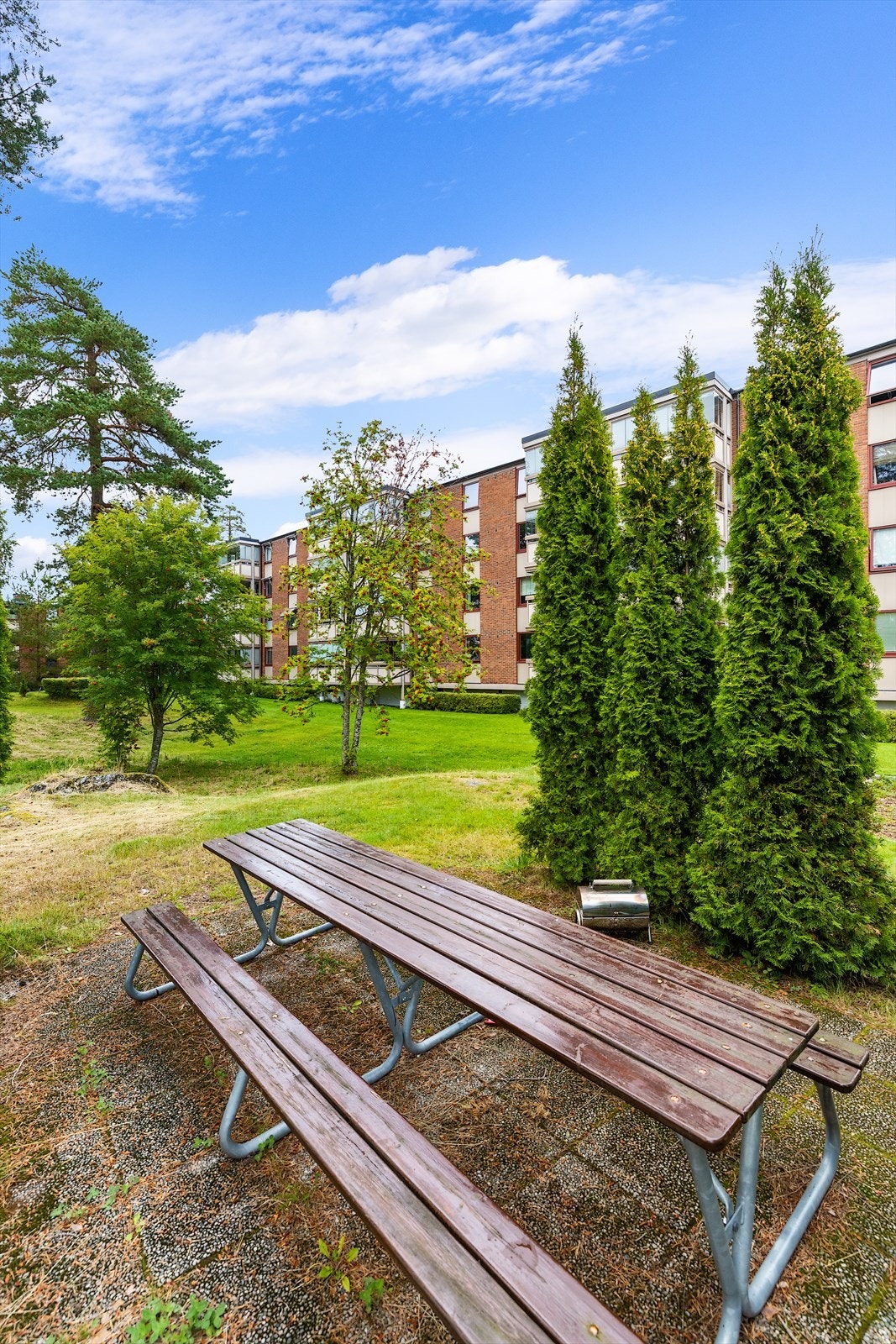 Flere sittegrupper er plassert rundt på fellesområdene. Galleribilde