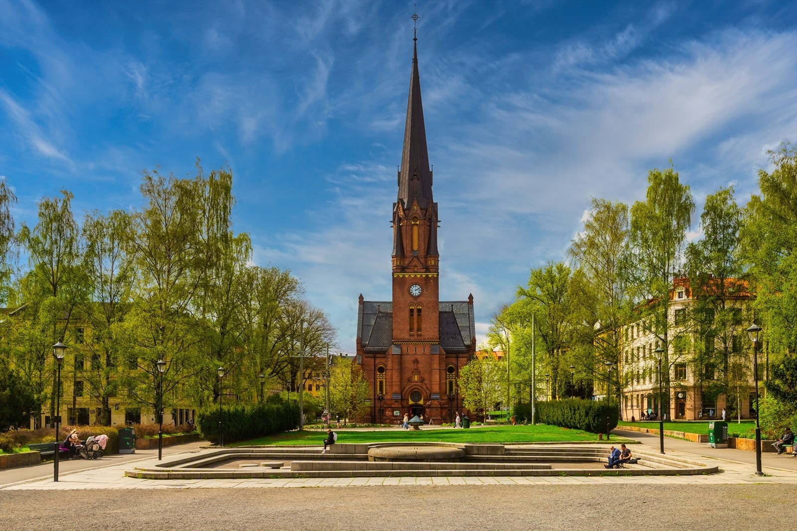 Birkelunden og Paulus kirke ligger i kort gangavstand fra boligen Galleribilde