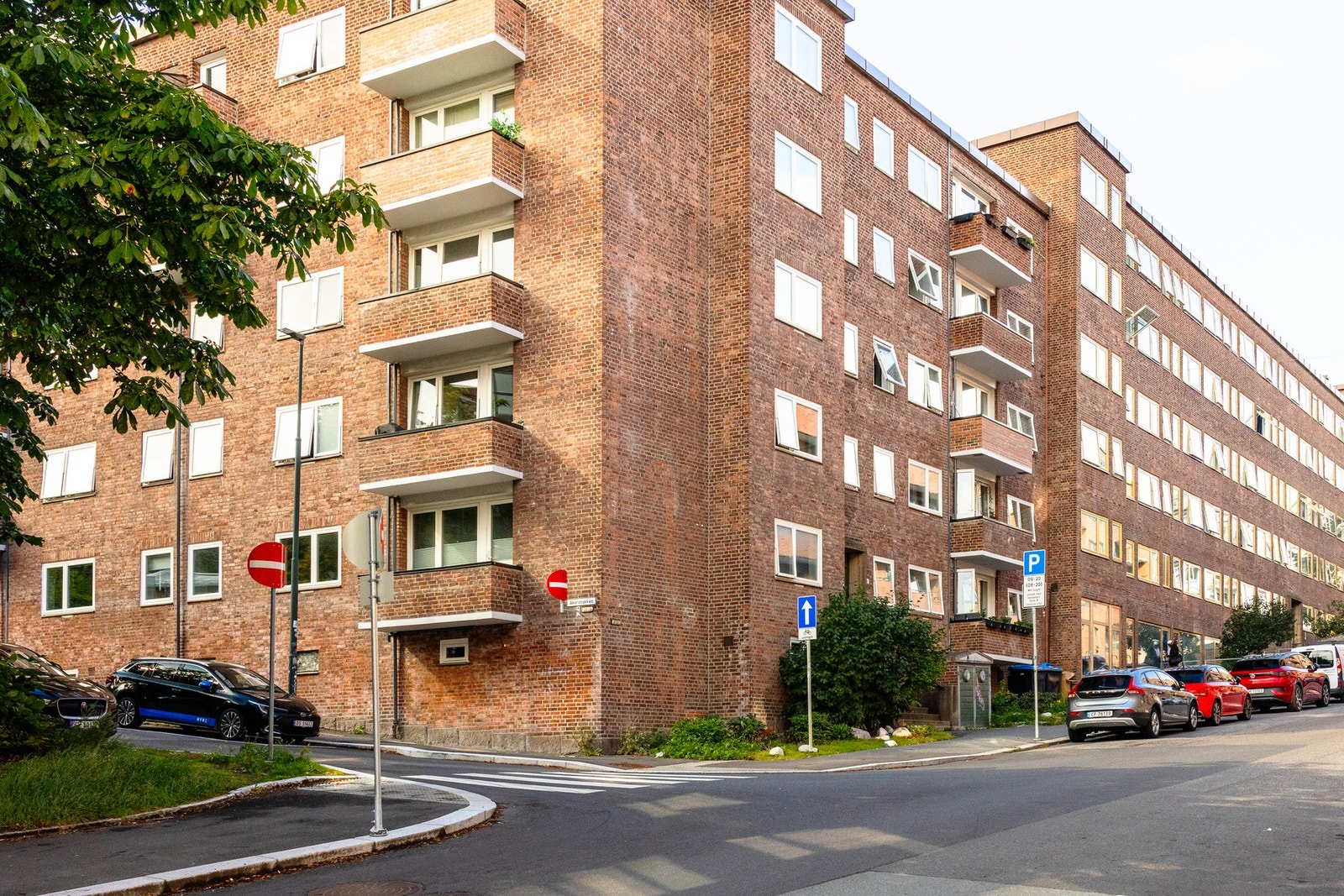 Det er gode muligheter for gateparkering rett utenfor. Galleribilde