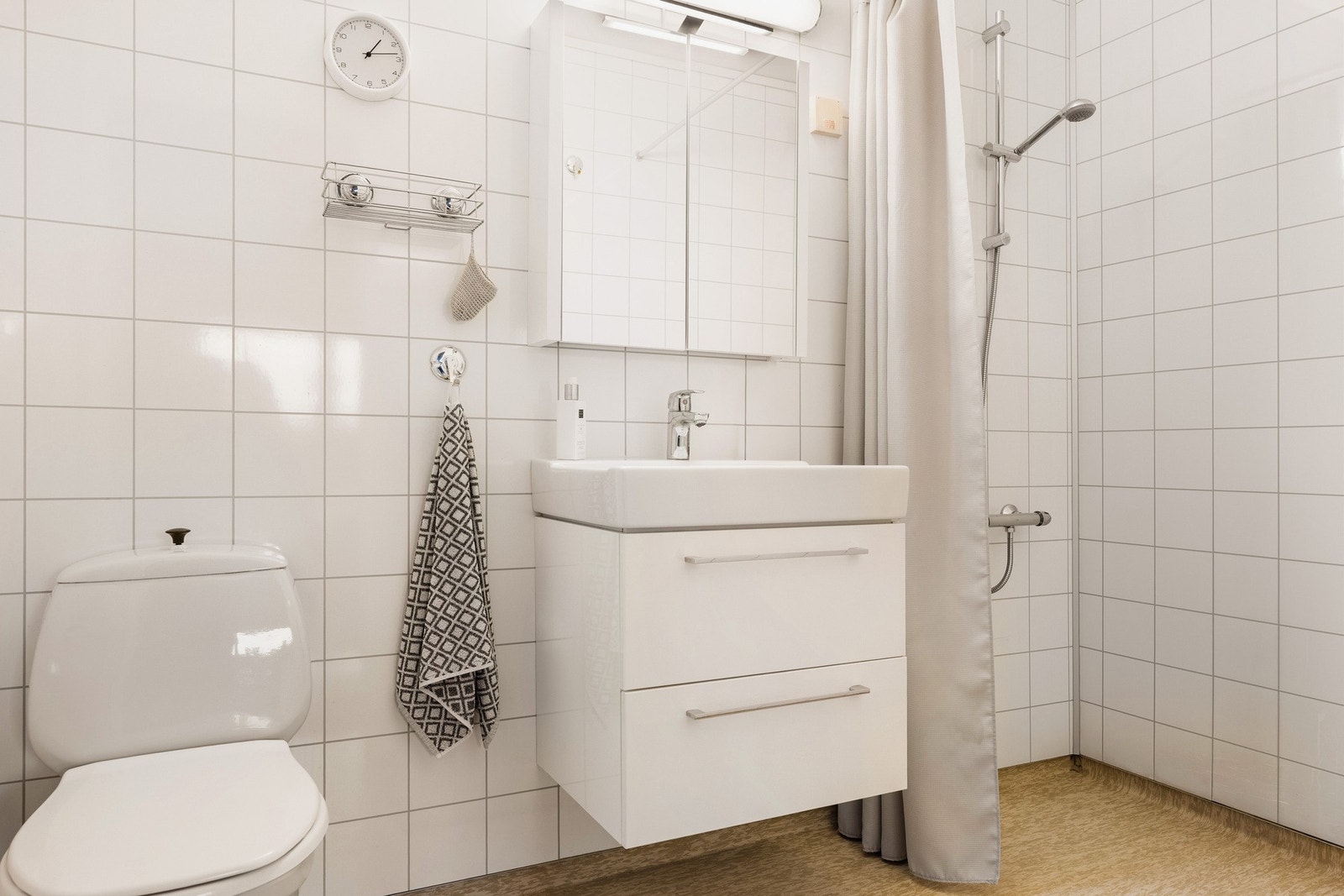 I andre etasje finner vi badet på 4,1 kvm. Galleribilde