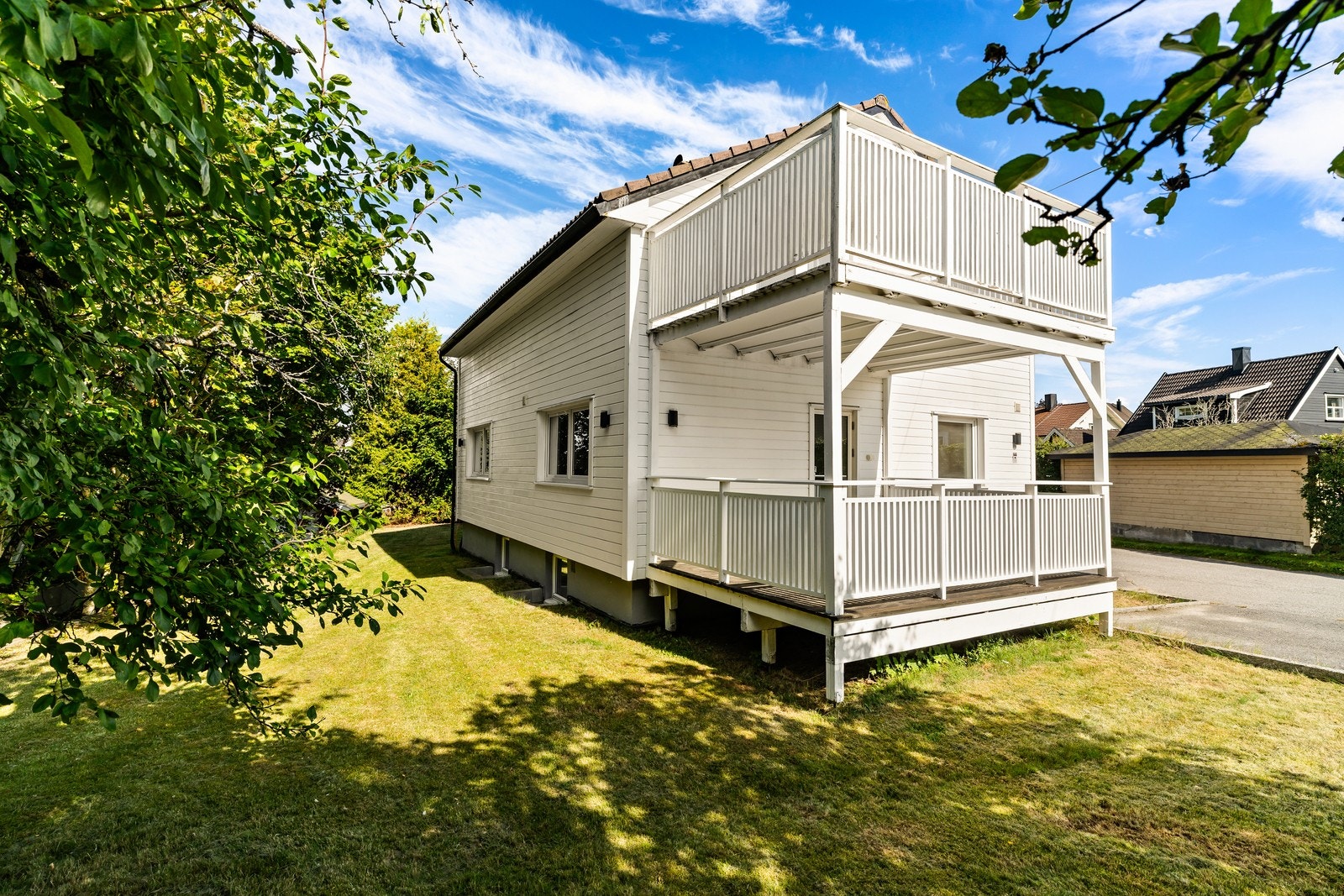 Boenhetene har hver sin altan. Galleribilde