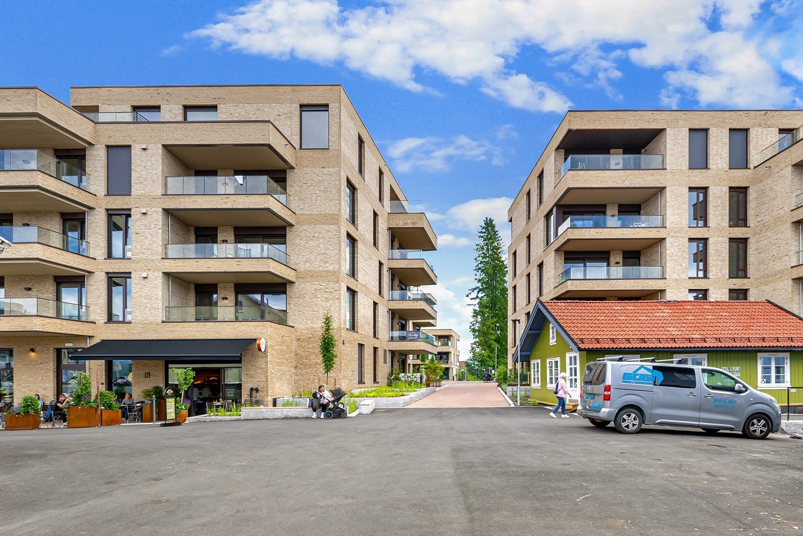 Sameiet er helt nytt, og ligger virkelig i hjertet av Røa. Her har du alt av fasiliteter i umiddelbar nærhet. Galleribilde