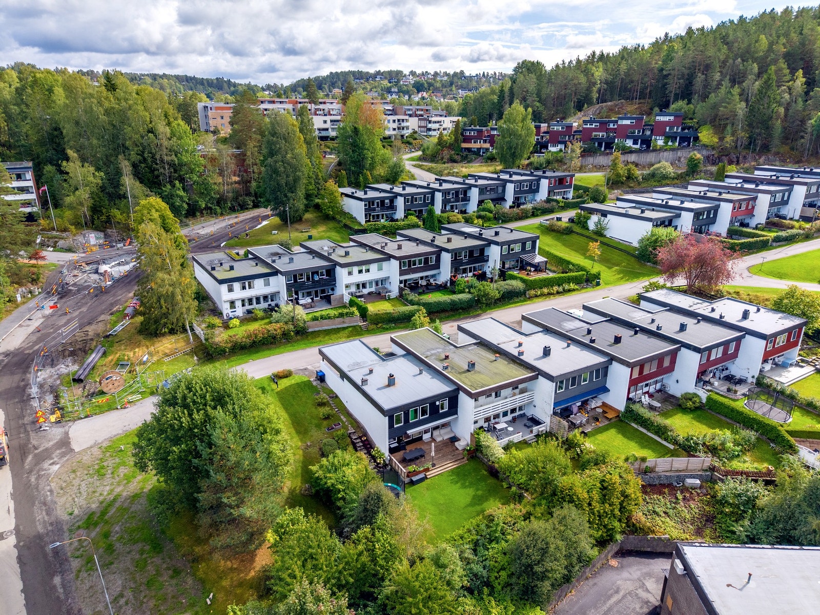I tillegg er det kort vei til flott natur, Puls treningssenter og Ingierkollen slalåmbakke. Galleribilde