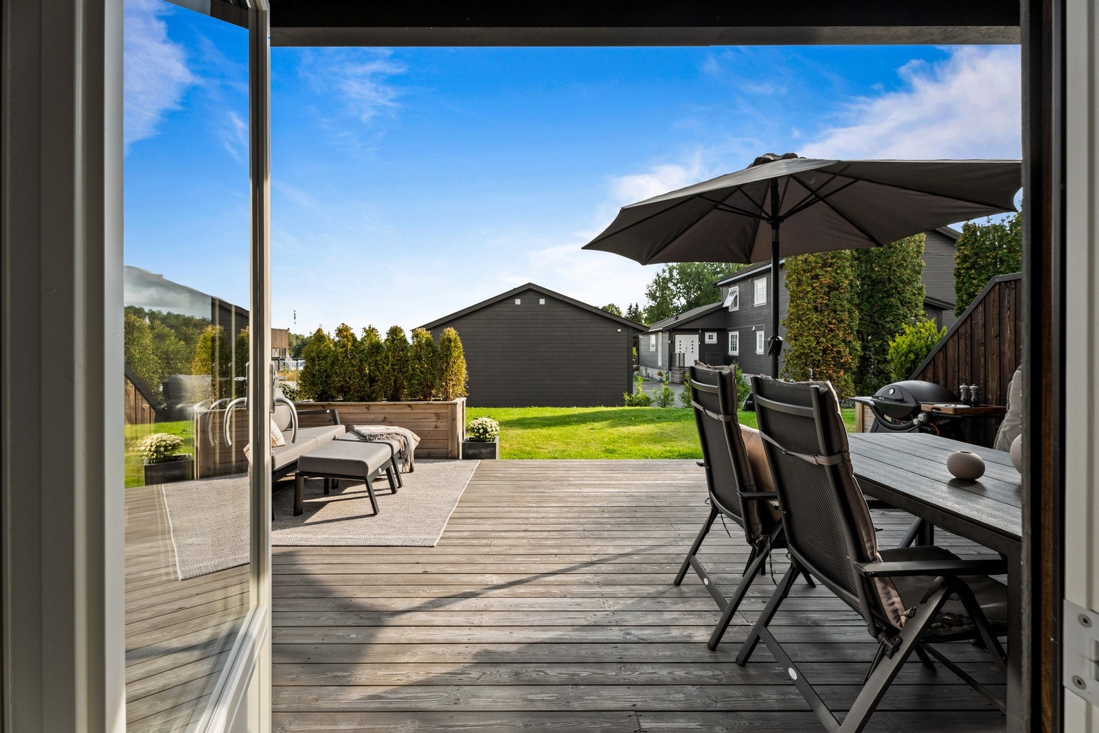 Uteplassene er vendt mot sør. Galleribilde