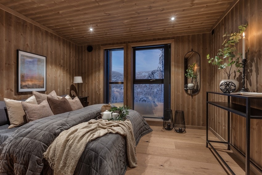 Hytta har totalt 4 soverom + sovemuligheter på hems. Galleribilde