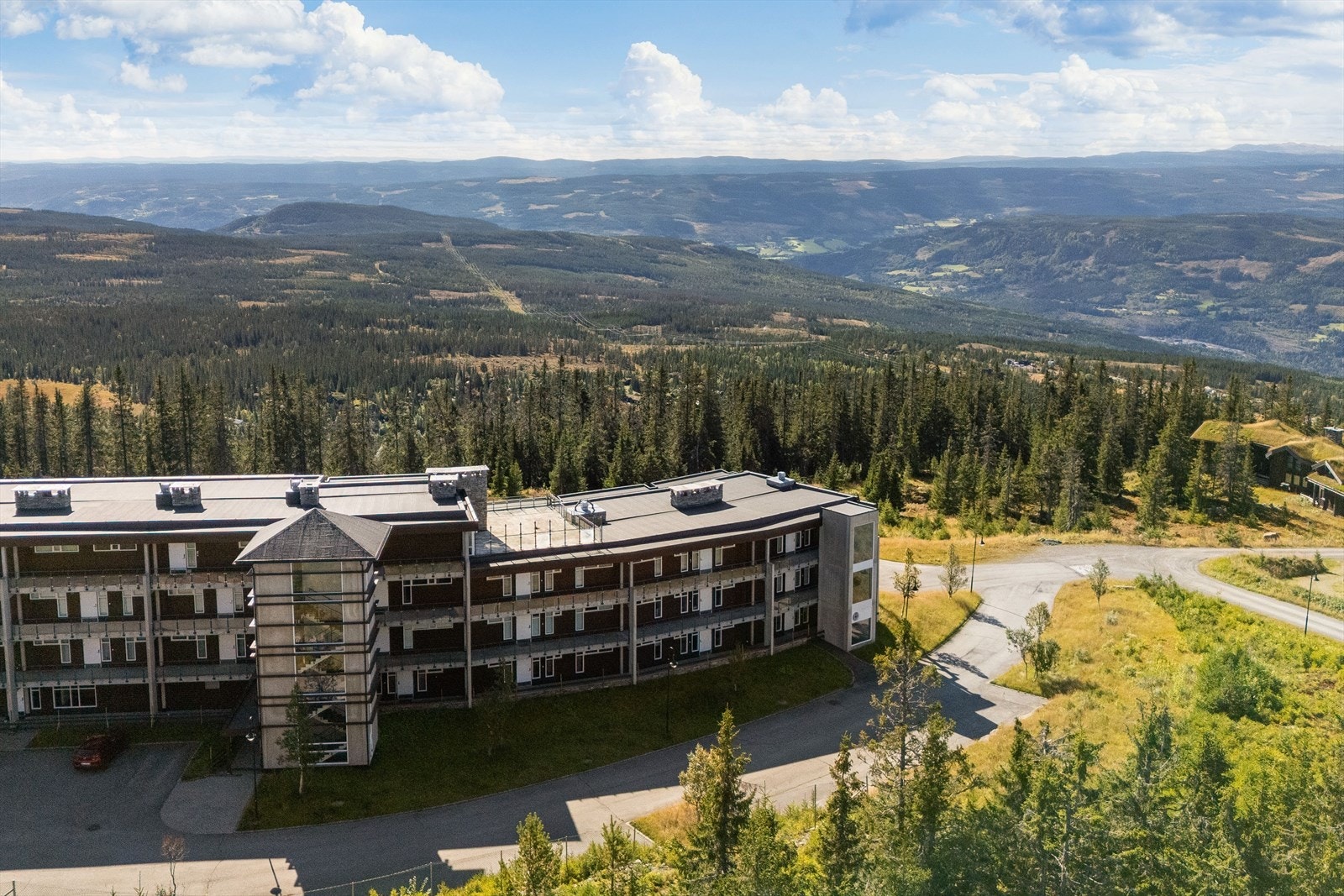 Høytliggende plassering med umiddelbar nærhet til naturen på Hafjell. Galleribilde