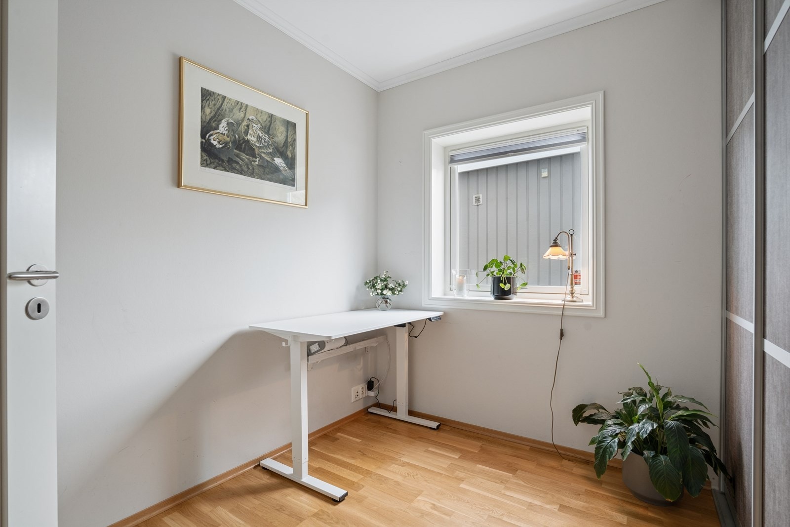 Soverom to er innredet som kontor, men egner seg like godt som barnerom eller gjesterom. Galleribilde
