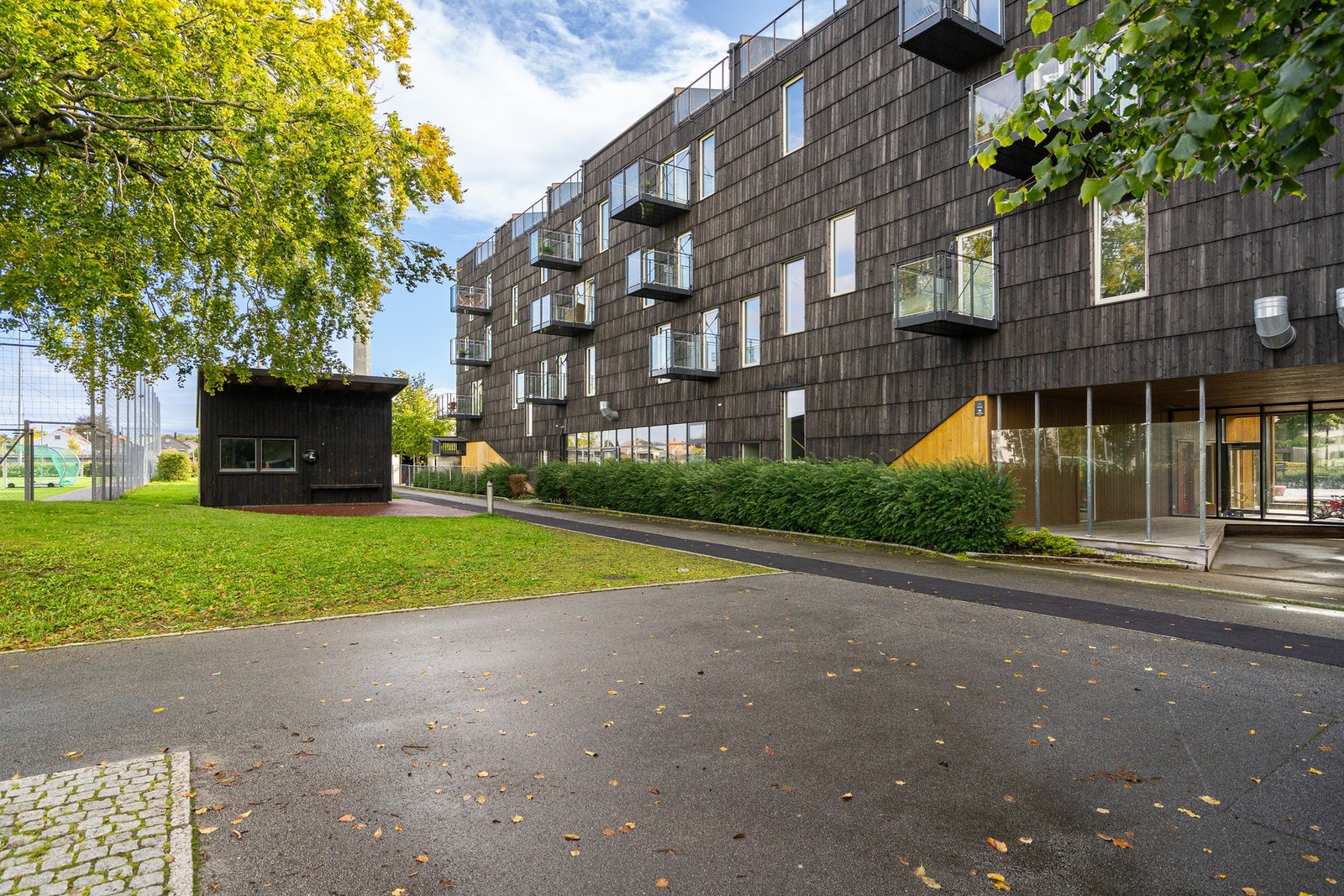 Inngangsparti. Galleribilde