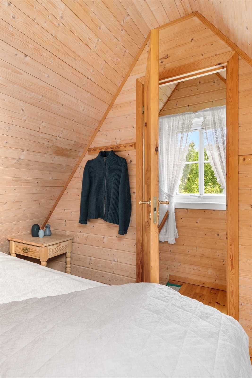 Dør inn til det andre rommet på loftet. Galleribilde