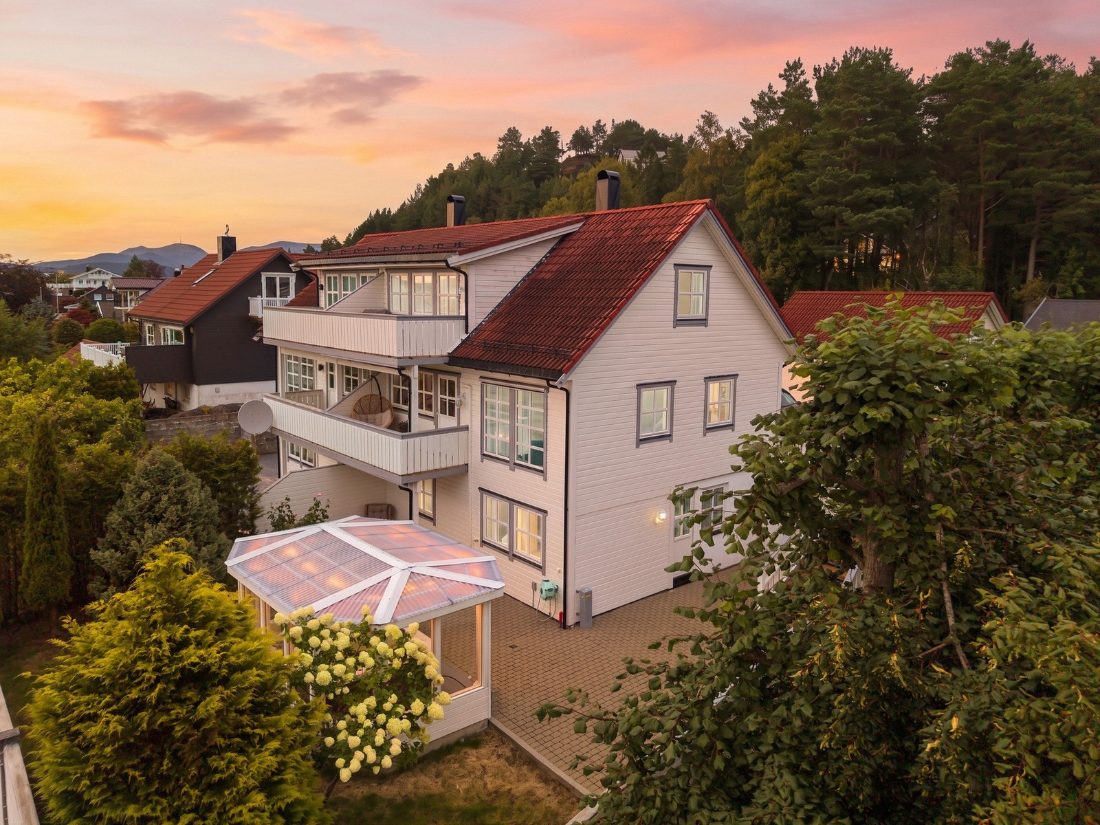 EIE eiendomsmegling v/ Daniel Aakre har gleden av å presentere Blindheimsbreivika 45 B! Foto: Hunter Visuals v/ Odin Jæger. Galleribilde