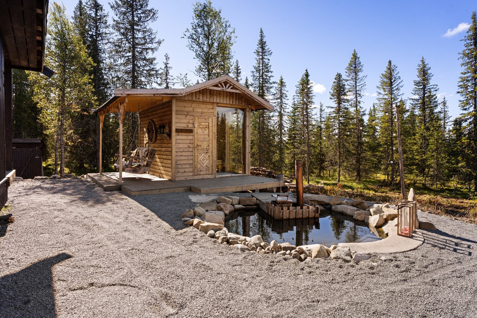 Alt du trenger for ro i sjelen i naturlige omgivelser. Galleribilde