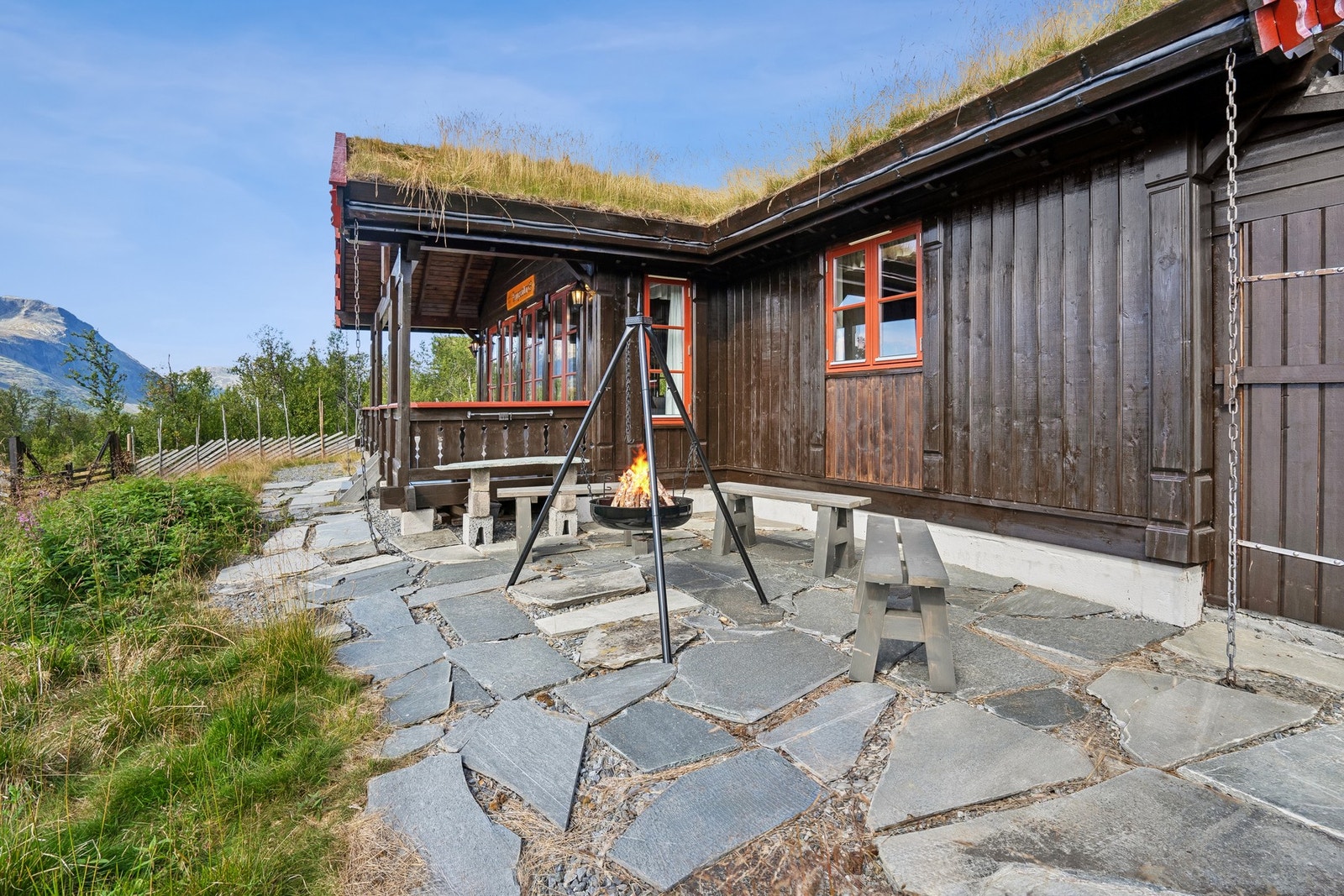Her kan man finne roen i vakre omgivelser med kort vei til fantastiske naturopplevelser året rundt. Galleribilde