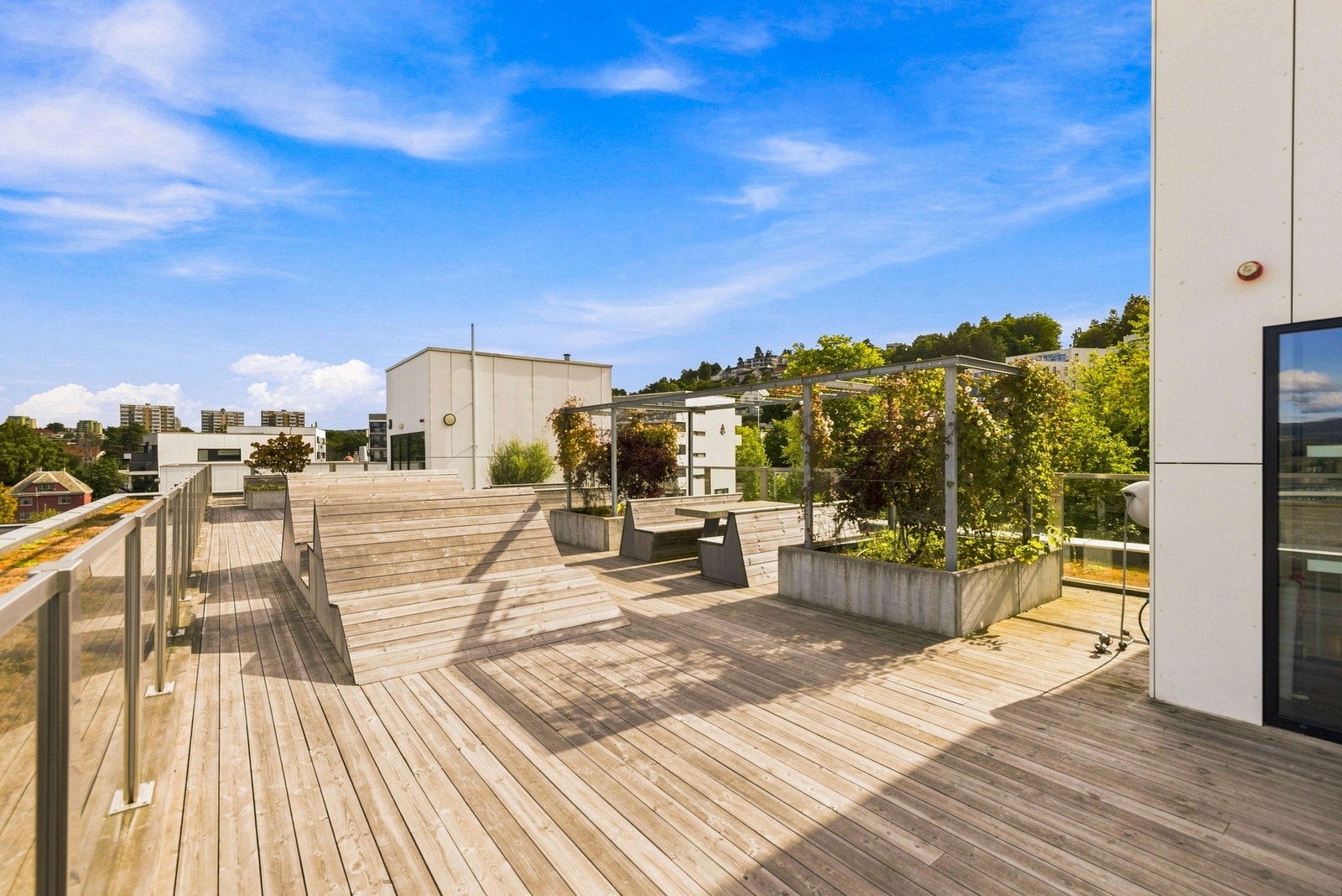 Leiligheten har tilgang på takterrasse! Galleribilde