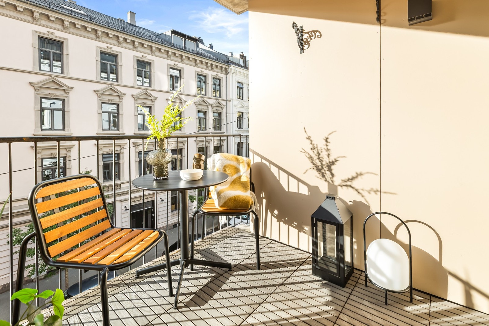 Balkongen er skjermet og har lite innsyn. Galleribilde