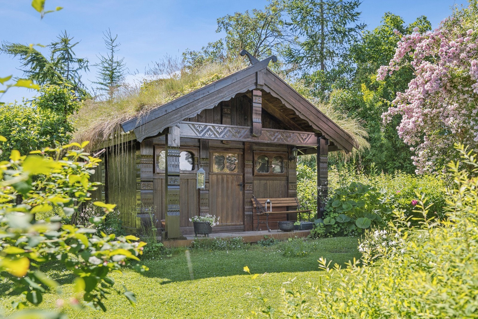 Anneks fra Buen i Telemark med flotte detaljer Galleribilde