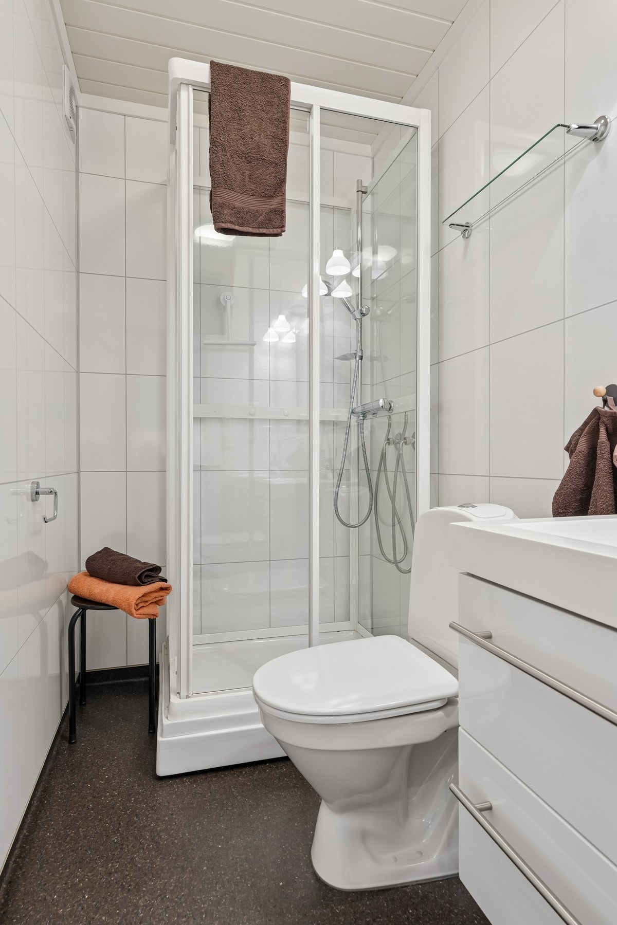Badet ble pusset opp i 2013/14, inkludert isolasjon i gulv Galleribilde