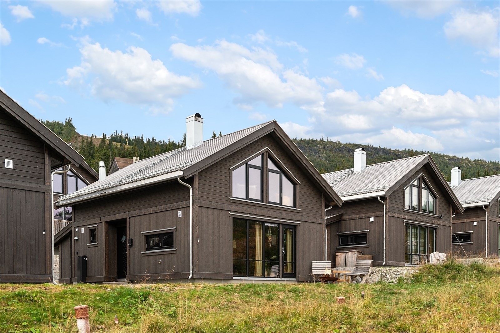 Hytta er oppført i 2019 og holder en gjennomgående god, moderne standard. Galleribilde