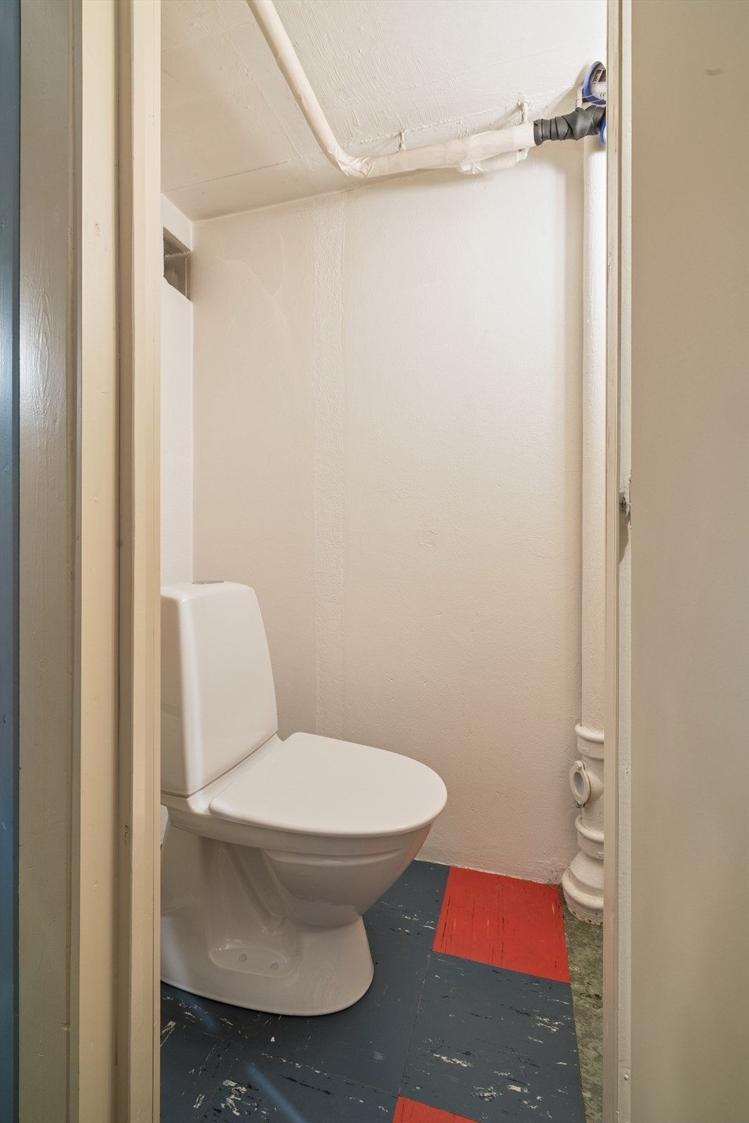 Wc i kjeller Galleribilde