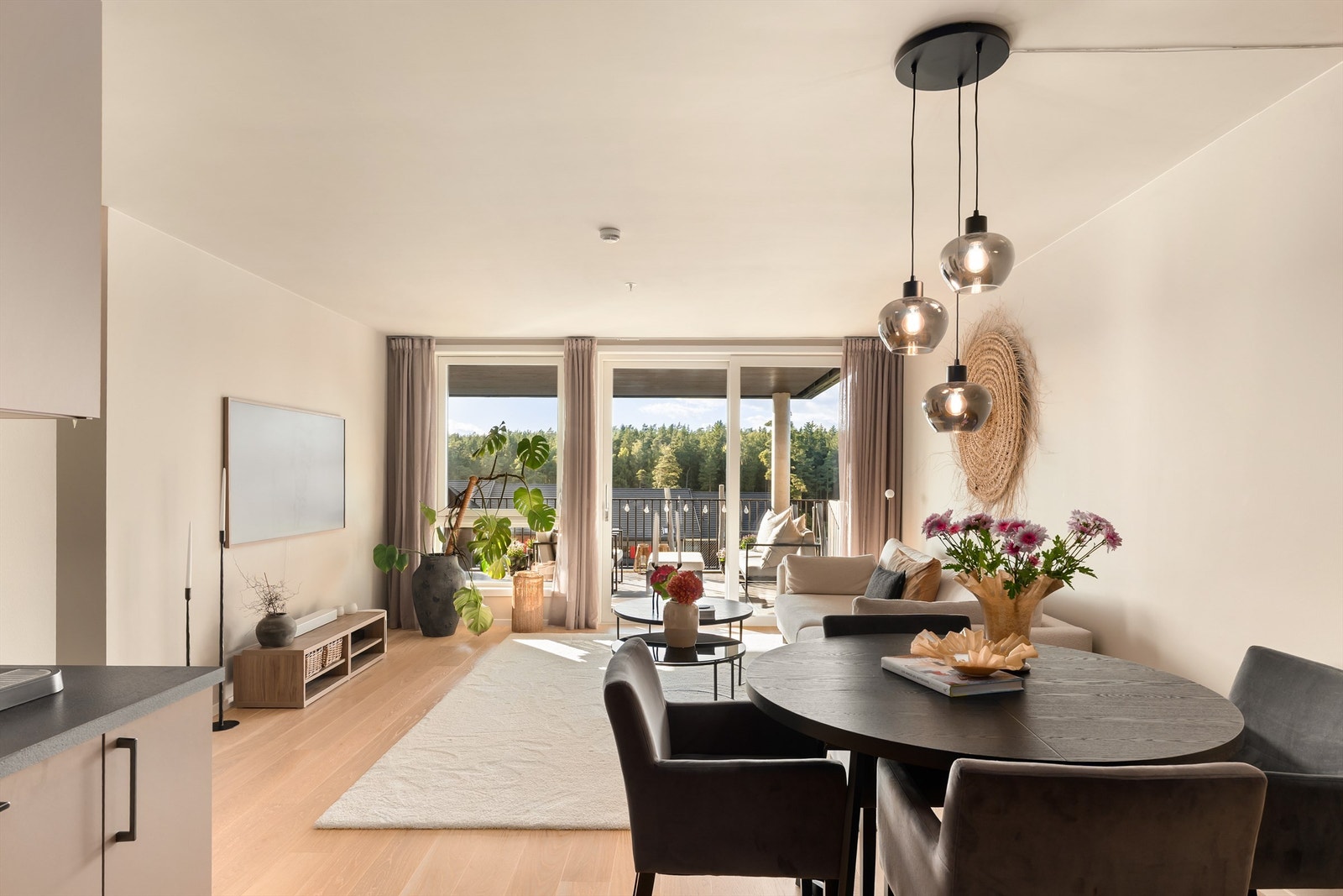 Leiligheten ble ferdigstilt i 2022 med moderne standard og er i dag velholdt. Galleribilde
