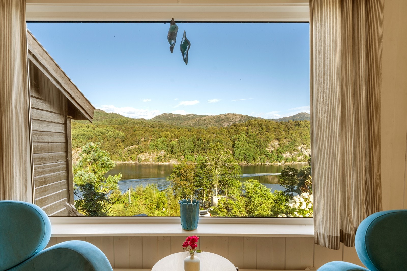 Herlig utsikt mot fjorden. Galleribilde