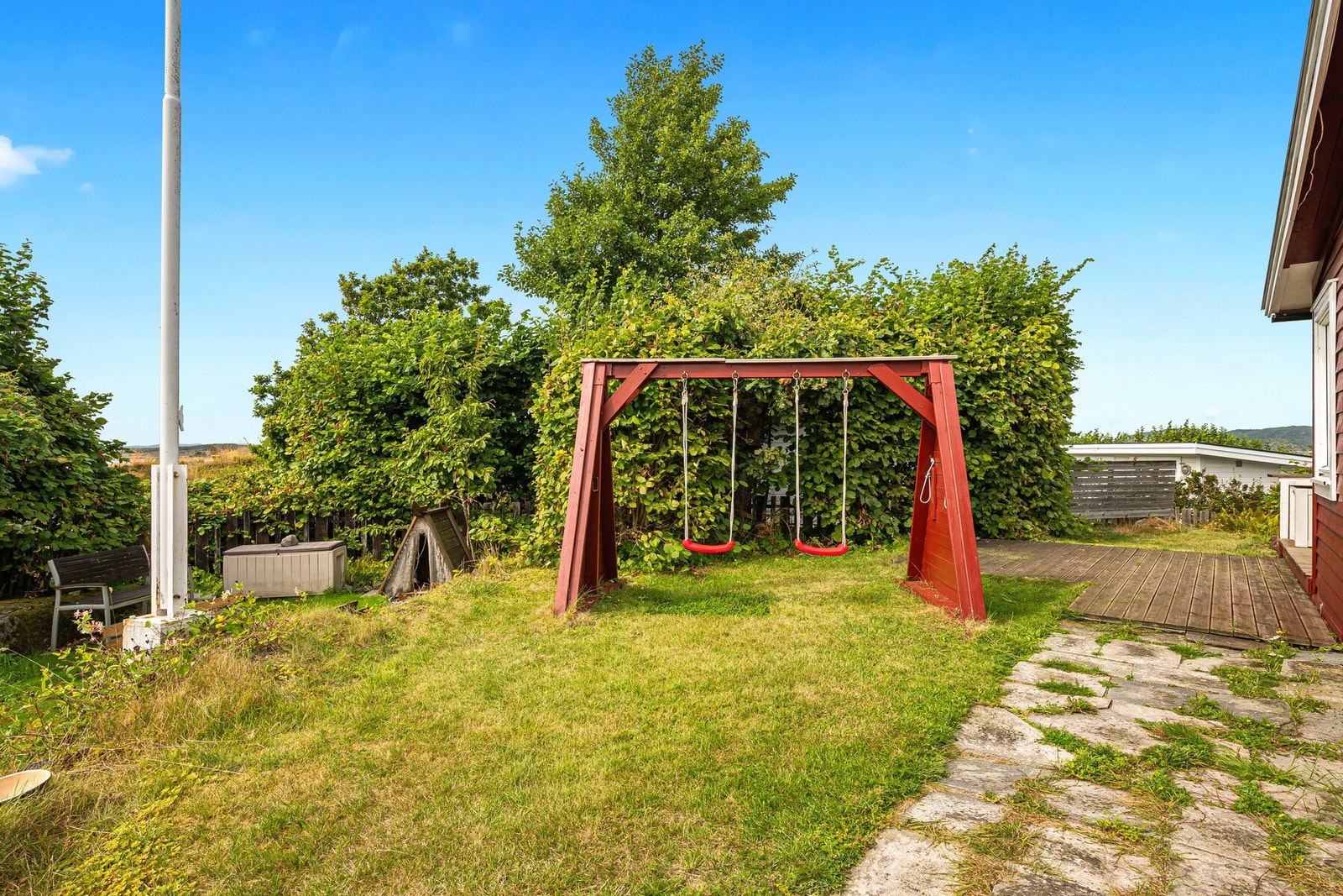 Solrike uteområder med plass til både avslapning og aktivitet Galleribilde