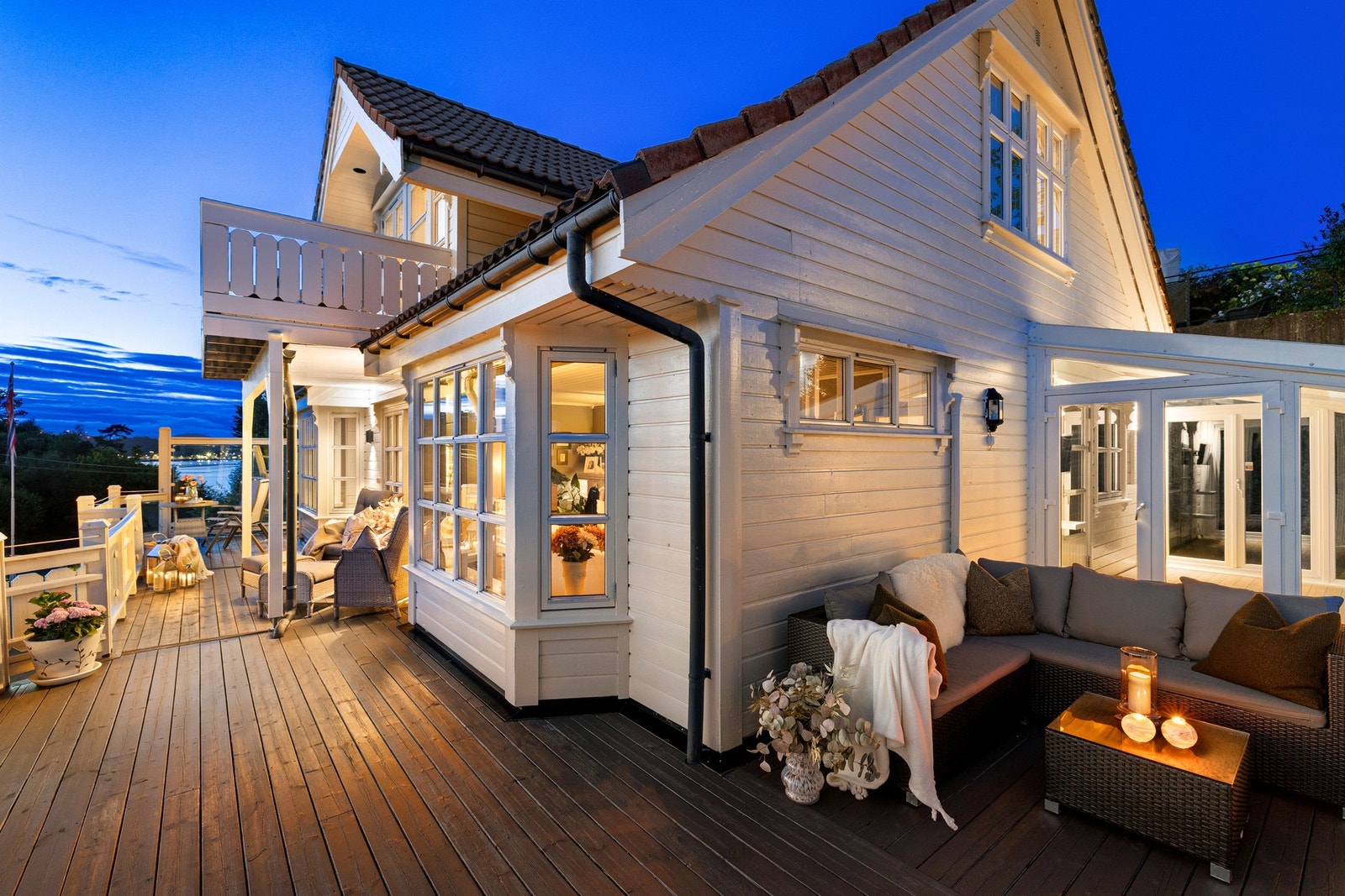 Sørvestvendt terrasse på ca. 45 m² med gode møbleringsmuligheter. Galleribilde