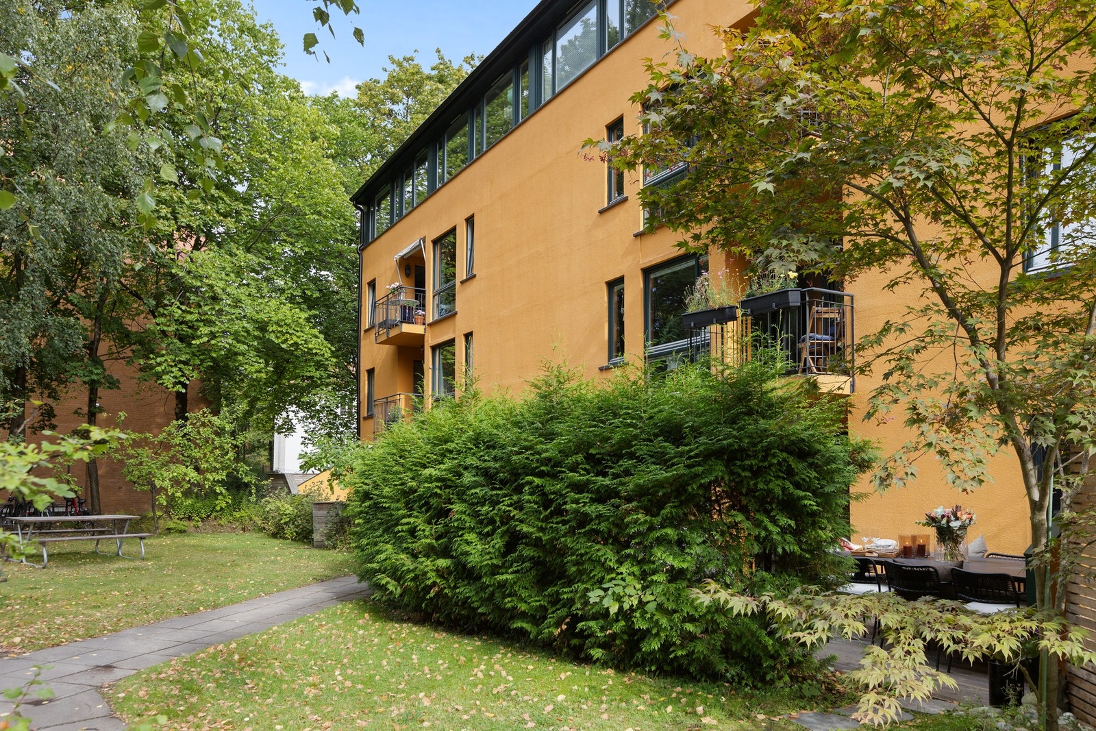 Sameiet har egne gjesteparkeringsplasser Galleribilde