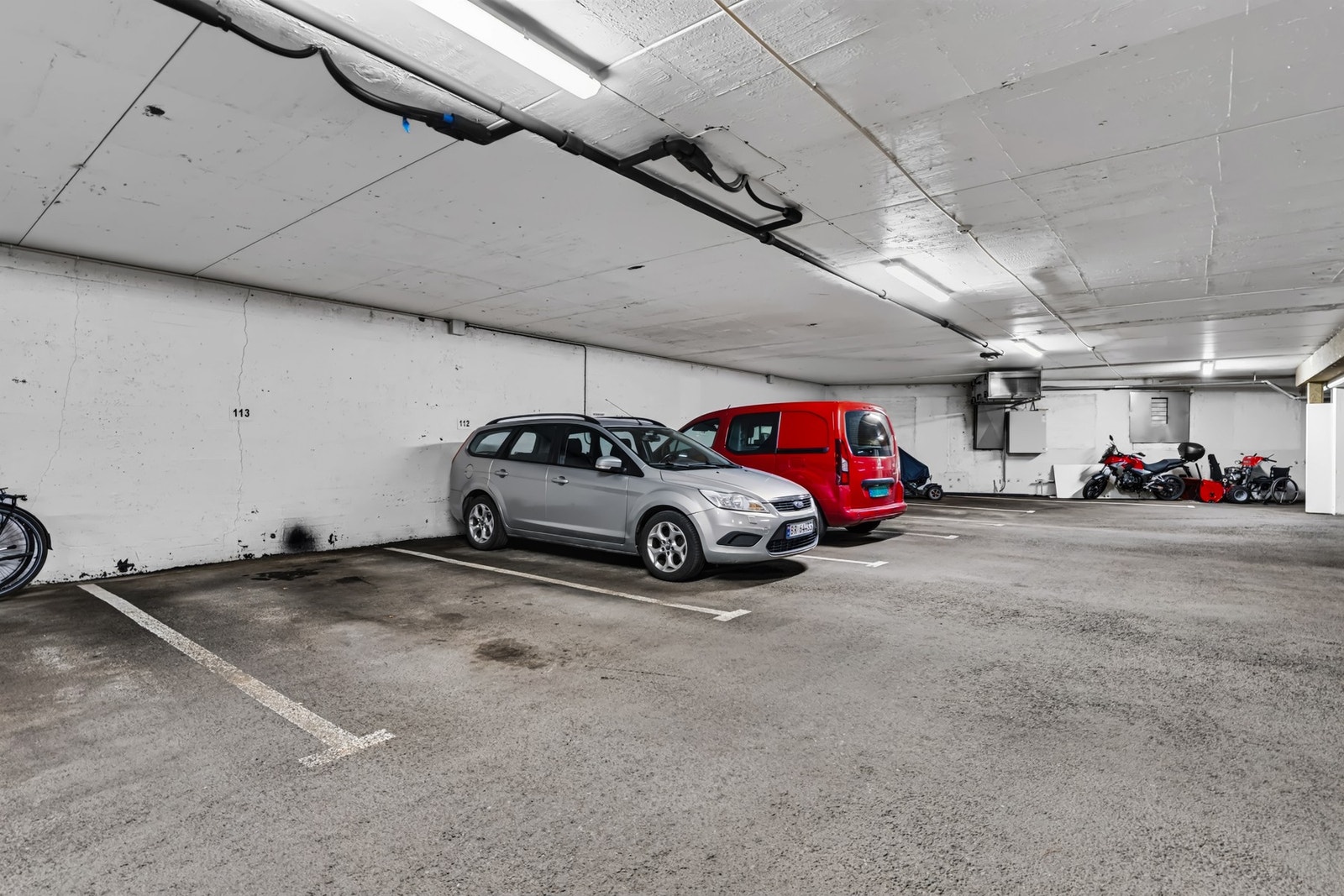 Parkering i felles garasjeanlegg. Galleribilde