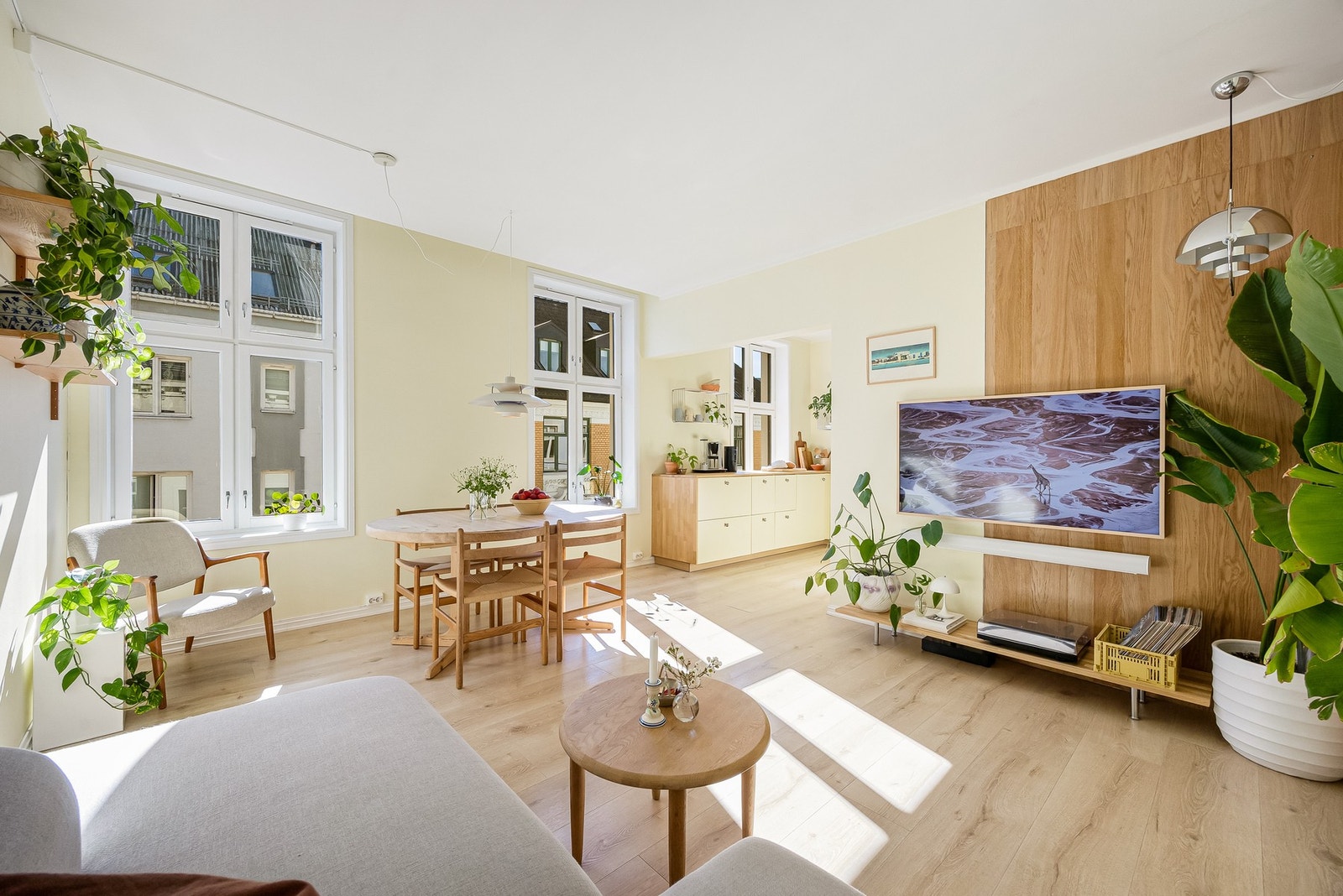 Privatmegleren Aksept v/ Agathe Nässelqvist har gleden av å presentere Helgesens gate 20B i hjerte av Grünerløkka! Foto: Marit Andersen Galleribilde