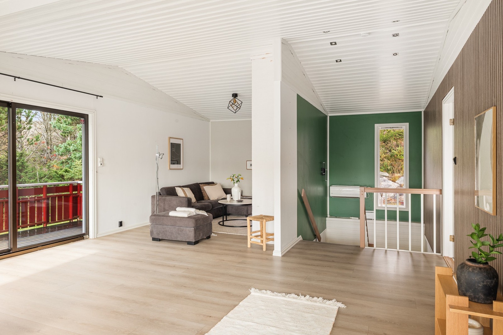 Her er det god plass til å møblere i forskjellige soner. Galleribilde