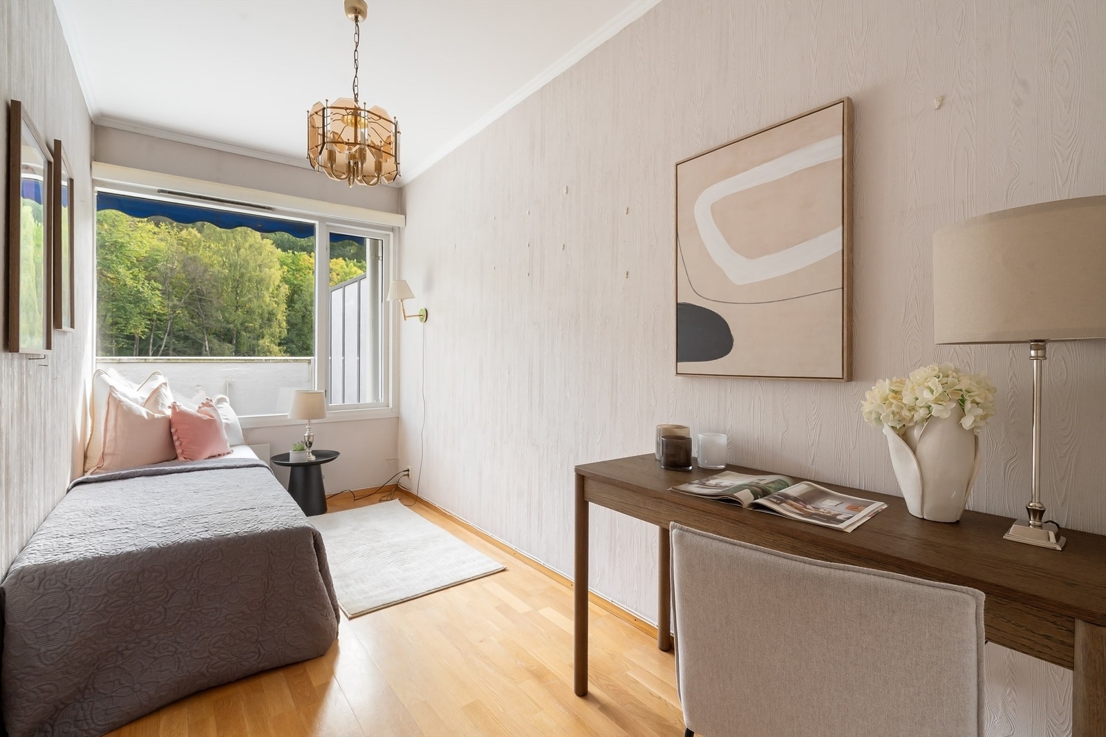 Soverom nummer to egner seg utmerket som barnerom, gjesterom eller hjemmekontor. Galleribilde
