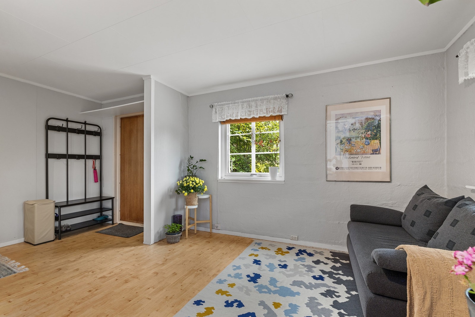 Rommene ligger over bakkeplan med gode lysforhold. Galleribilde