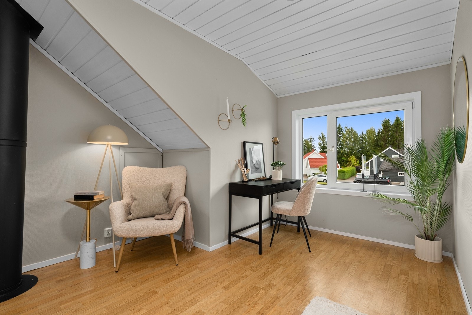 Rommet er i god størrelse og har flere bruksmuligheter Galleribilde