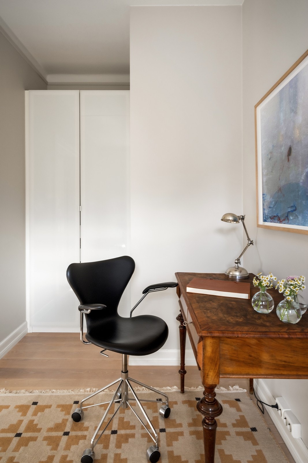 Her er det god plass til en arbeidsstasjon. Galleribilde