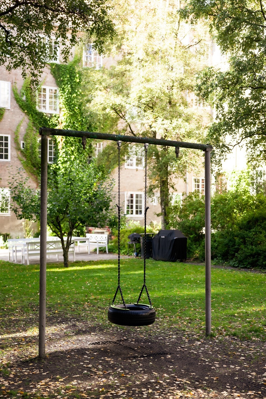 Store, grønne fellesarealer gir gode muligheter for utendørsaktiviteter. Galleribilde