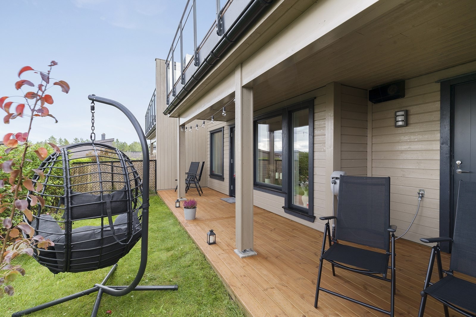 Terrassen gir flotte muligheter for både avslapning og sosiale sammenkomster. Galleribilde