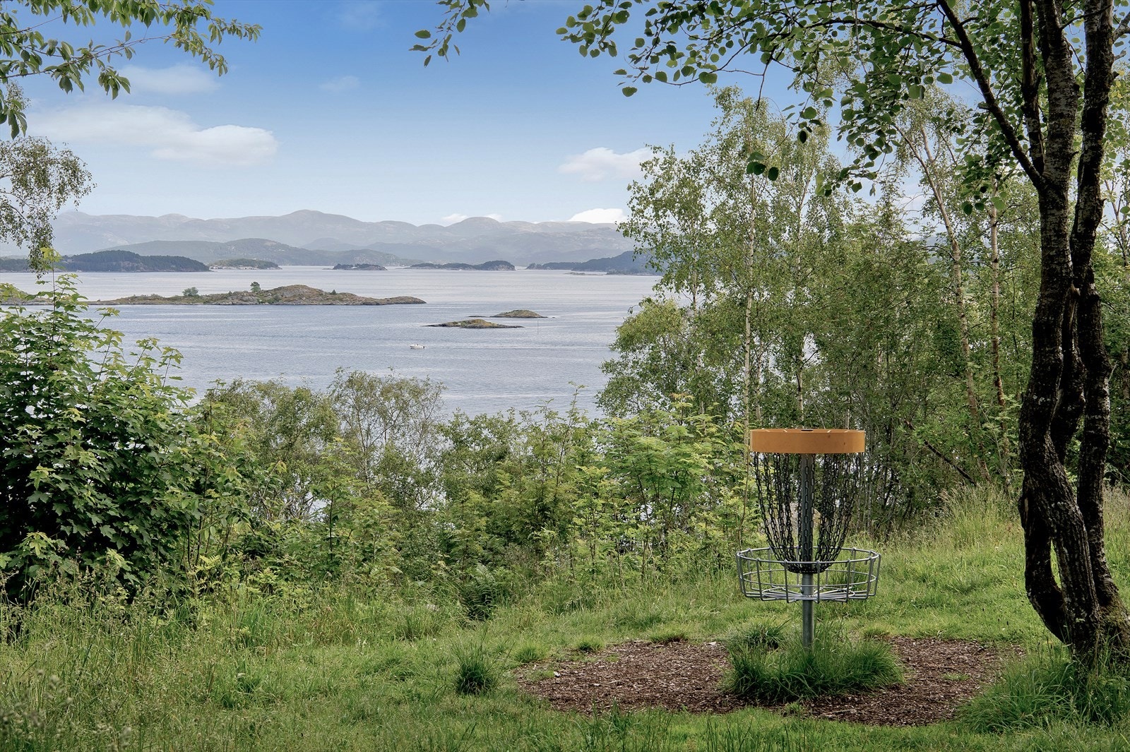 - Her har man også frisbeegolf i vakre omgivelser - Galleribilde