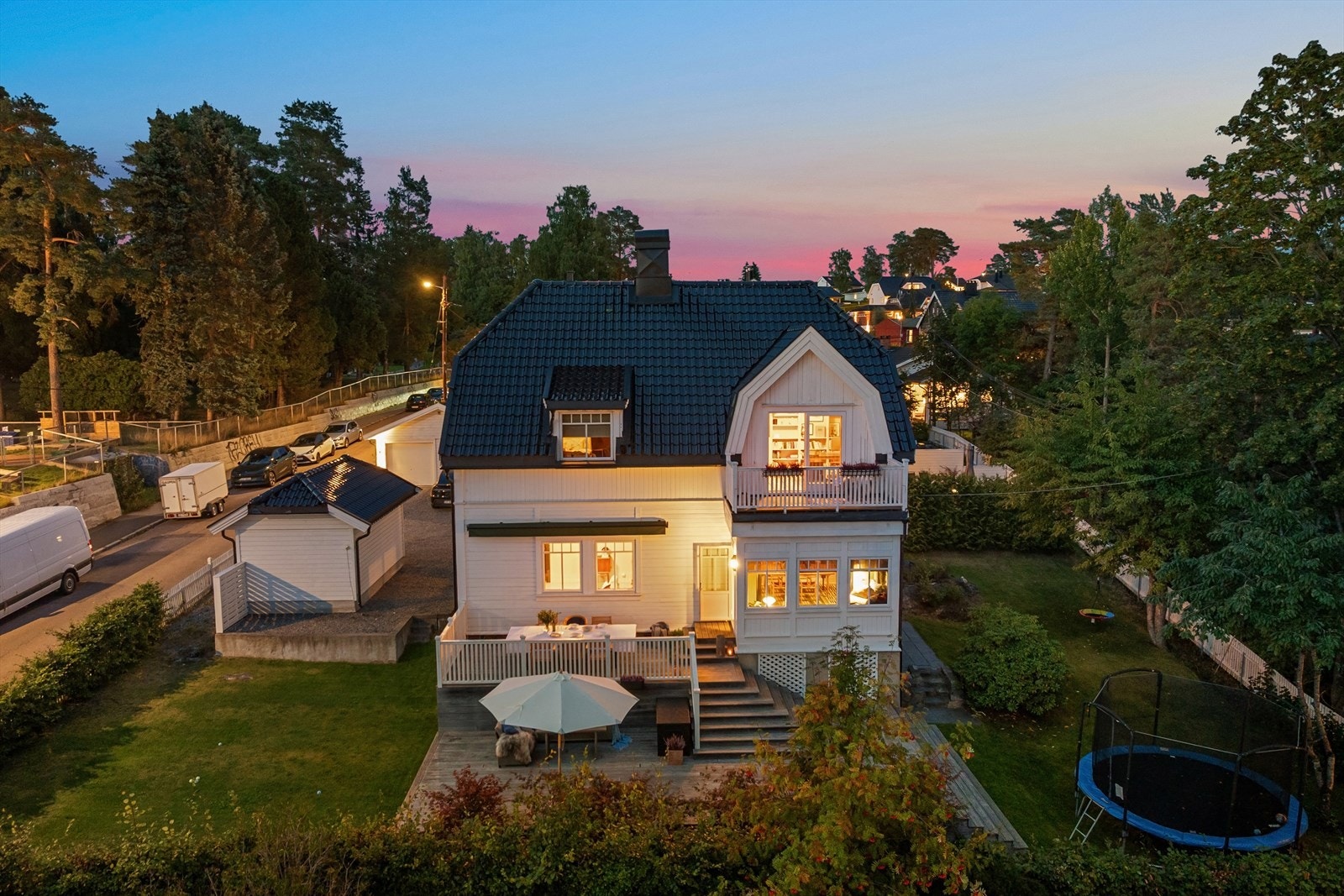 Huset fikk ny, glassert takstein og nye beslag i 2020. Galleribilde