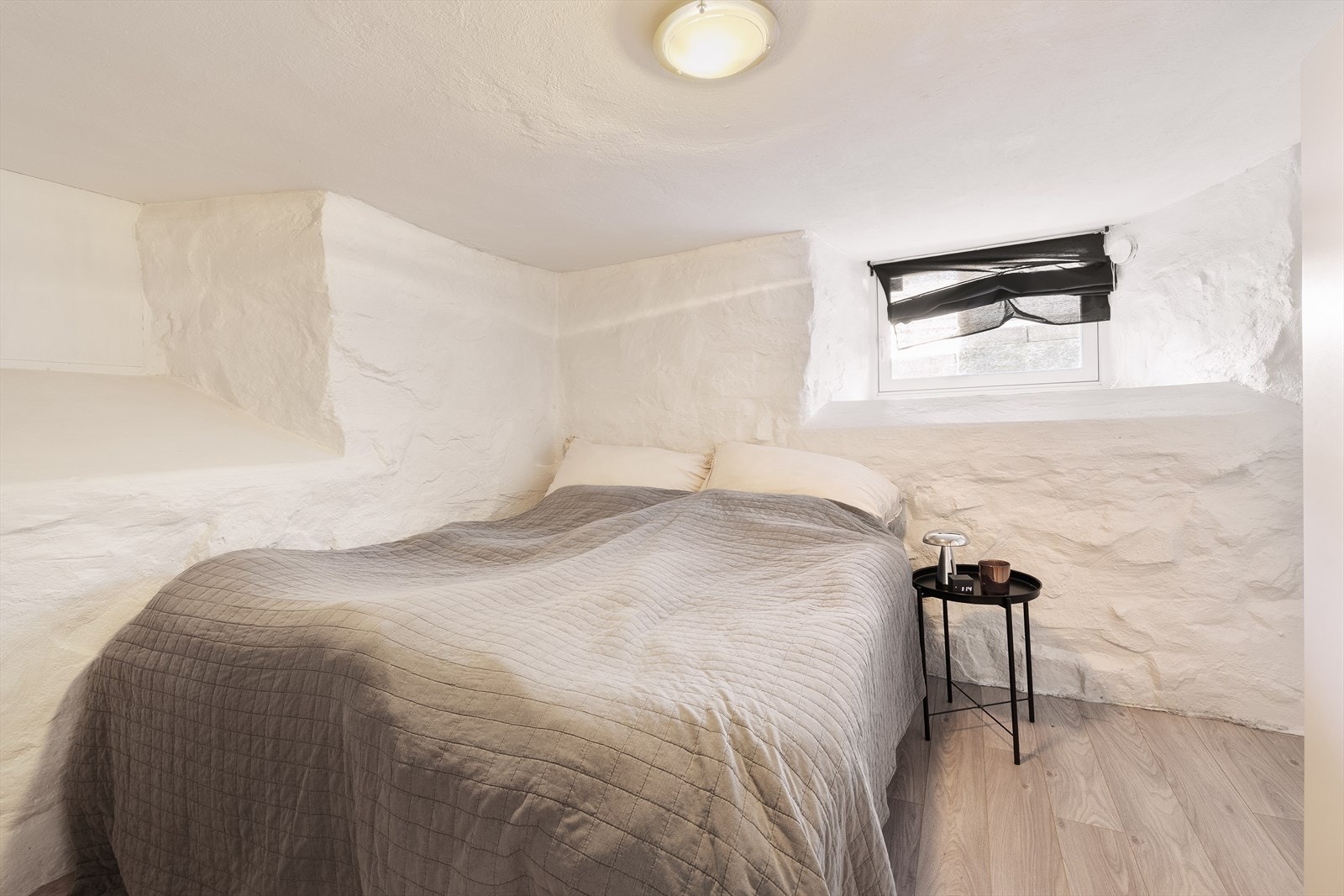 Kjellerrom som leies ut (ikke godkjent til varig opphold). Galleribilde