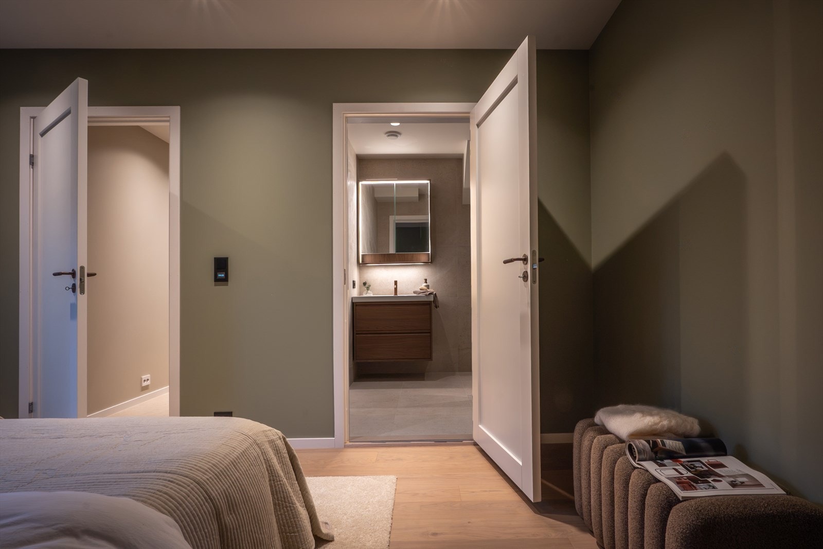 Soverommet har i tillegg adkomst til eget en suite bad. Galleribilde