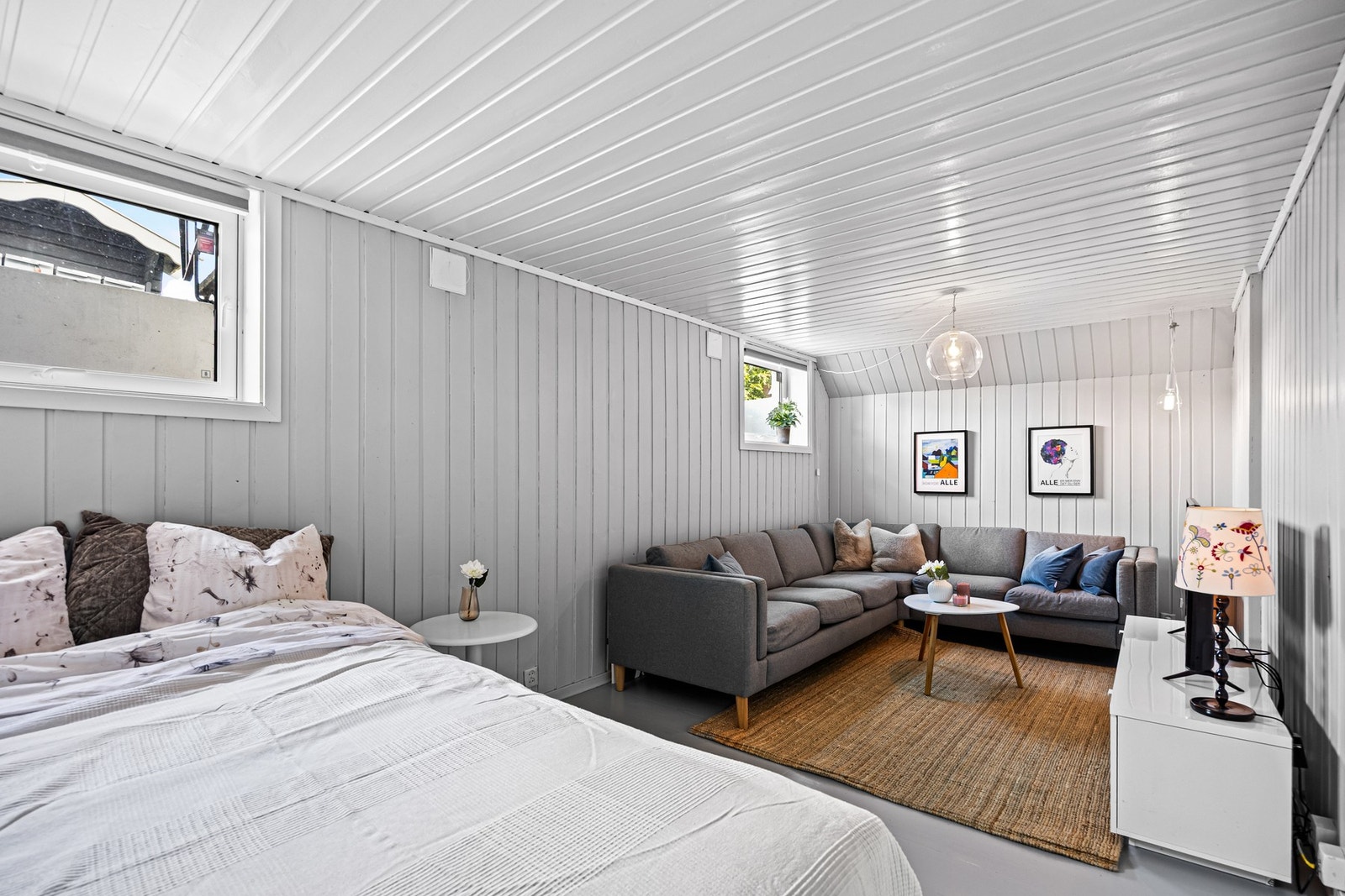 Dette rommet er innredet som en kjellerstue og soverom. (Rommet er ikke godkjent som varig oppholdsrom, dette er registrert som hobby/bod) Galleribilde