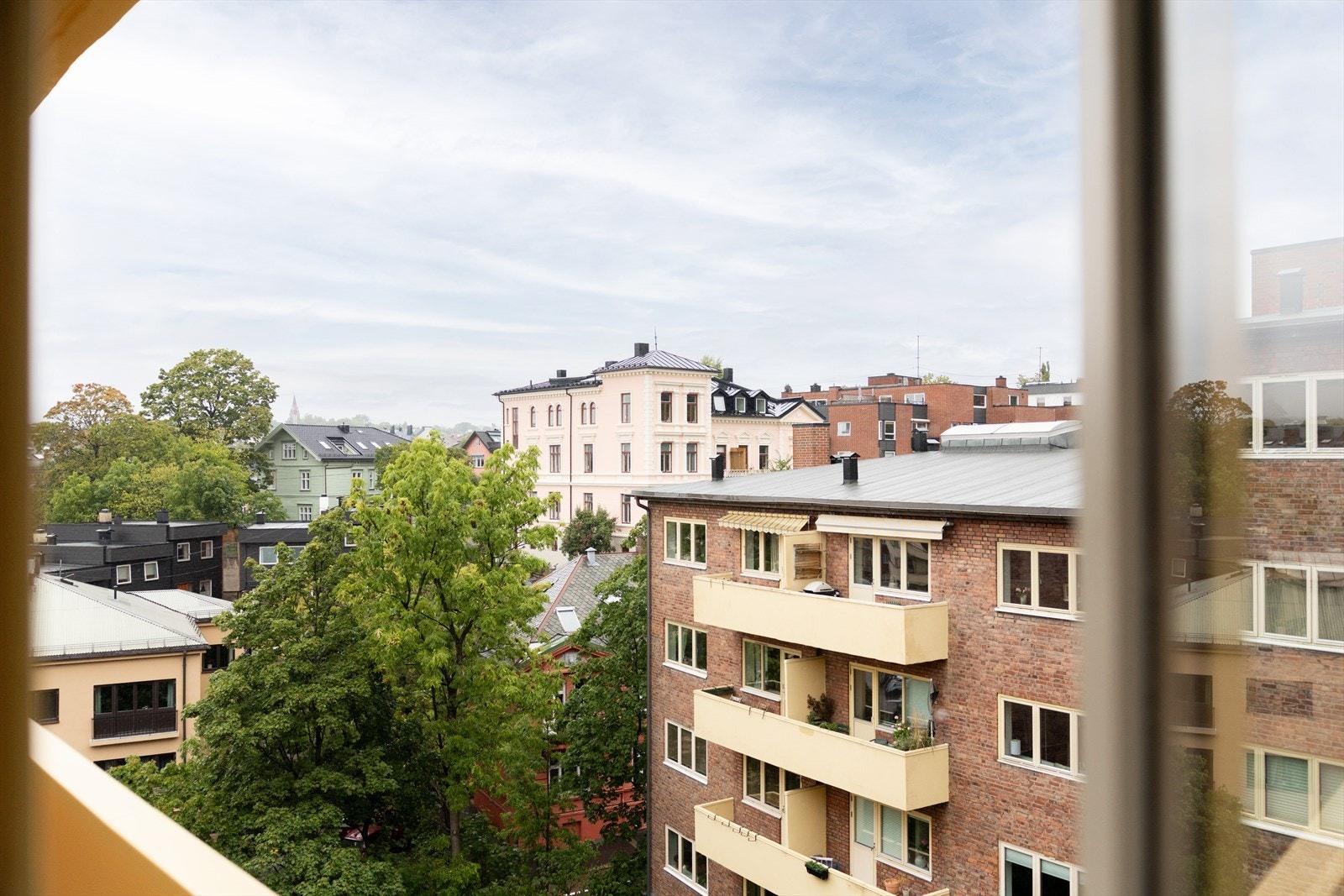 Soverommet vender ut mot rolige og hyggelige omgivelser. Galleribilde