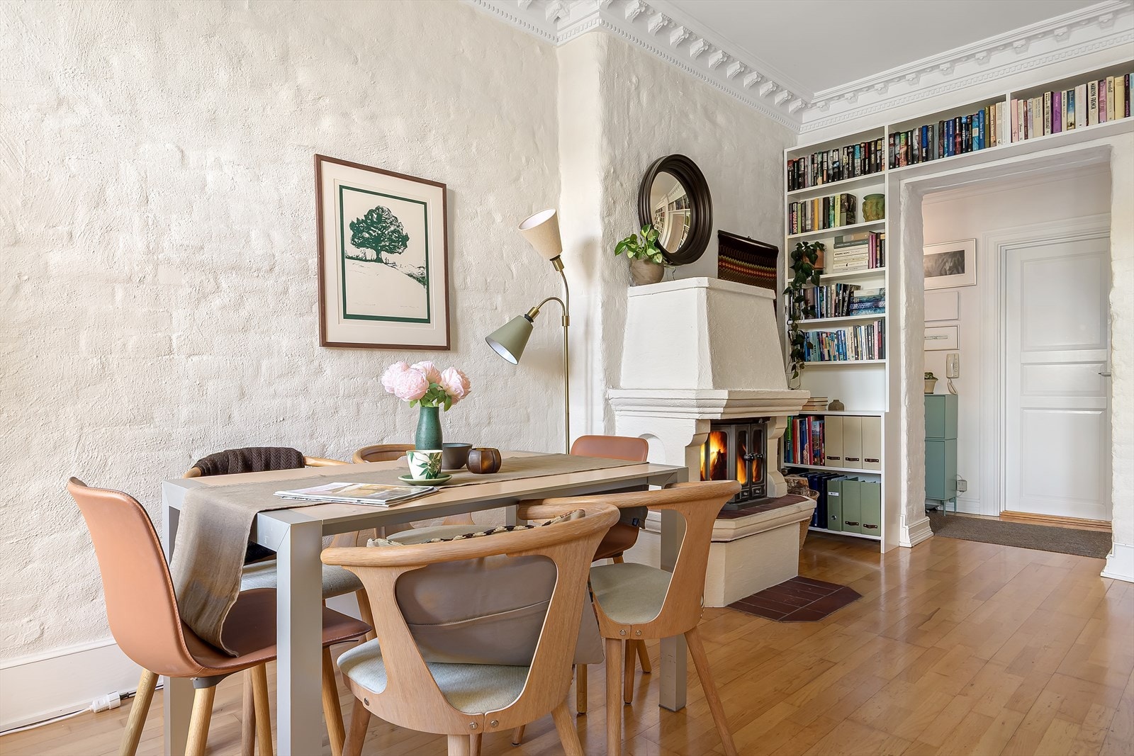 Boligselskapet består av totalt 14 enheter og holder pt på med utskiftning av takvinduer med stilas mot Urtegata, antatt ferdig om ca 7 uker. Galleribilde