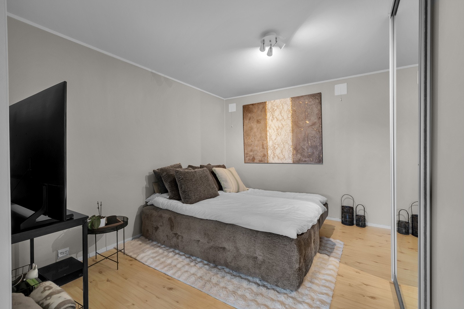 Soverom i utleiedel på ca. 12m2 Galleribilde