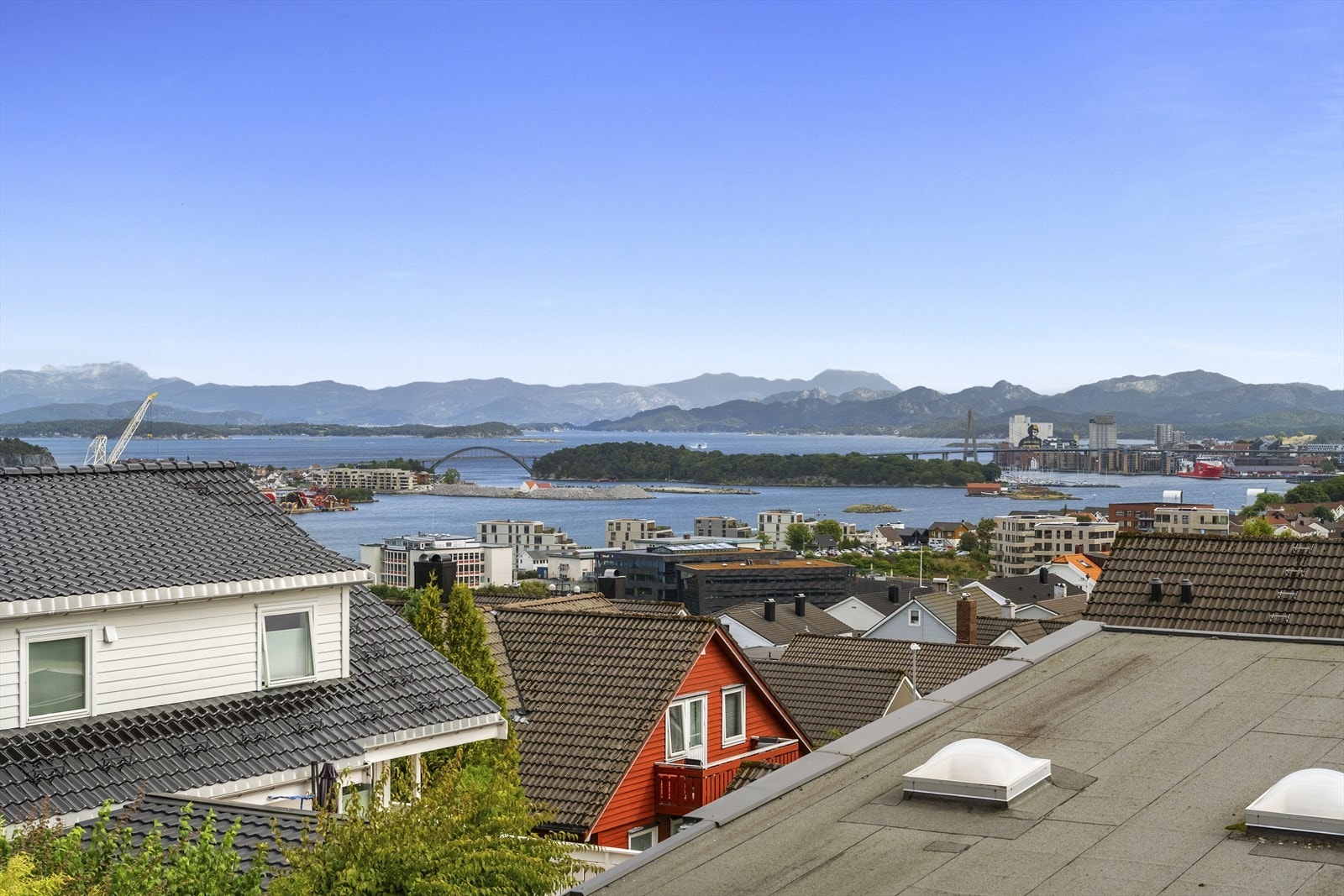- Også fra balkongen har man panoramautsikt - Galleribilde