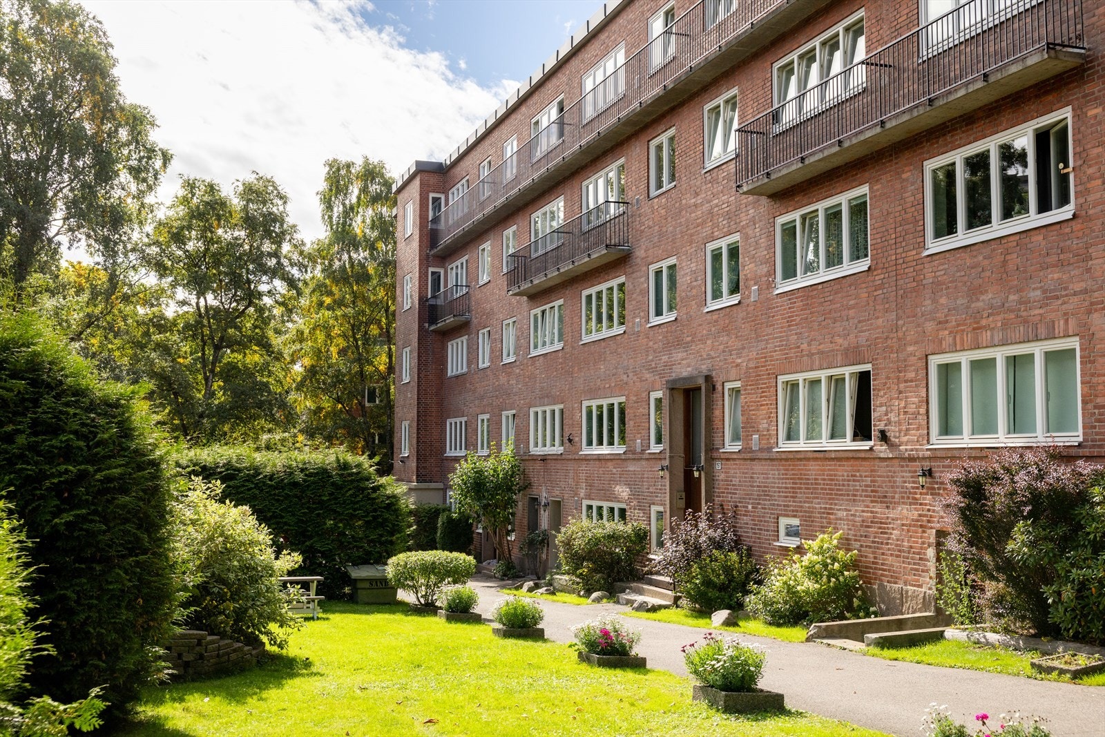 Sameiet består av 74 eierseksjoner. Galleribilde
